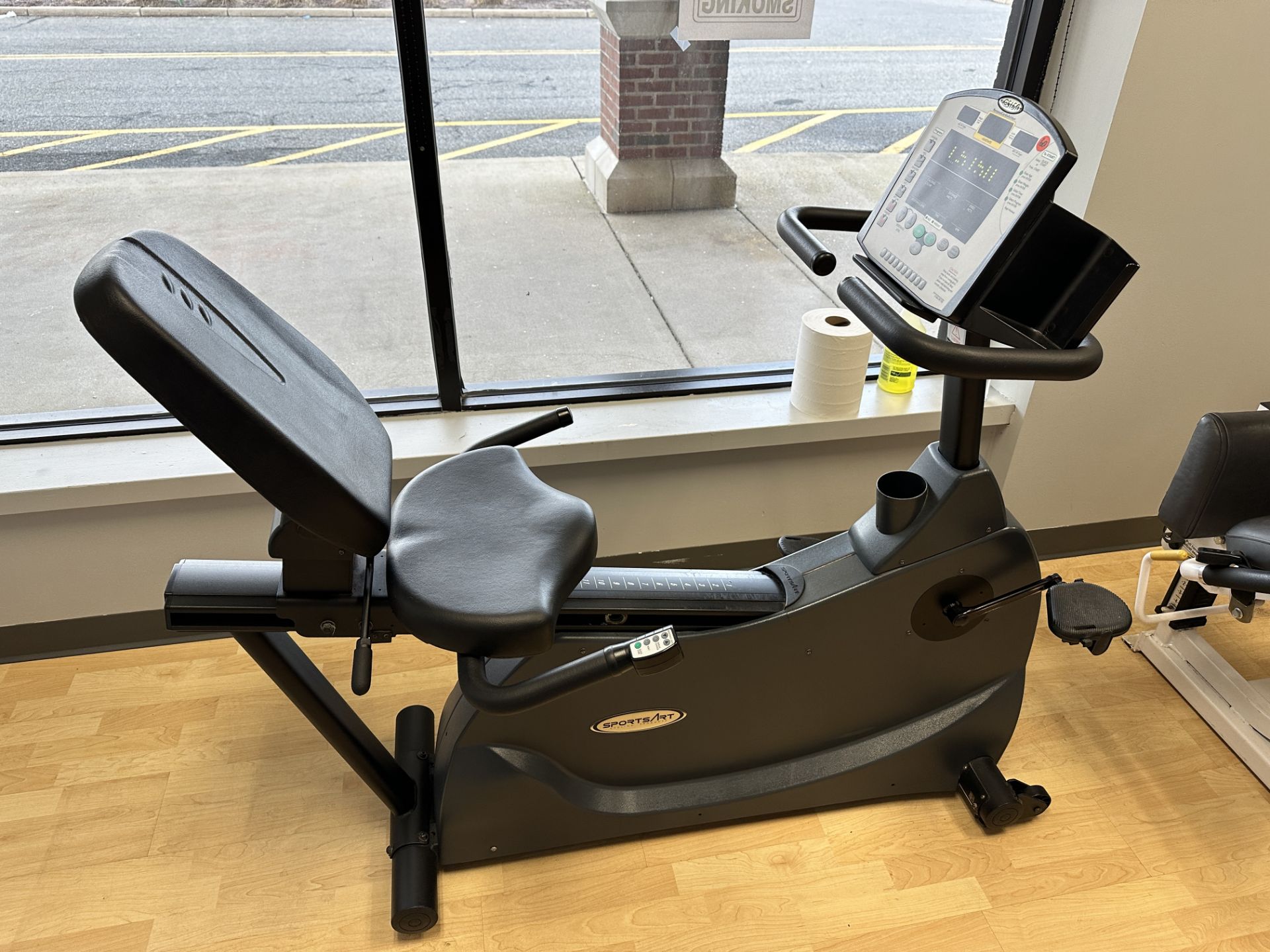 Sports Art #C5150 Recumbent Exercise Bike w/Digital Readout, Kinetic Start & Heartrate