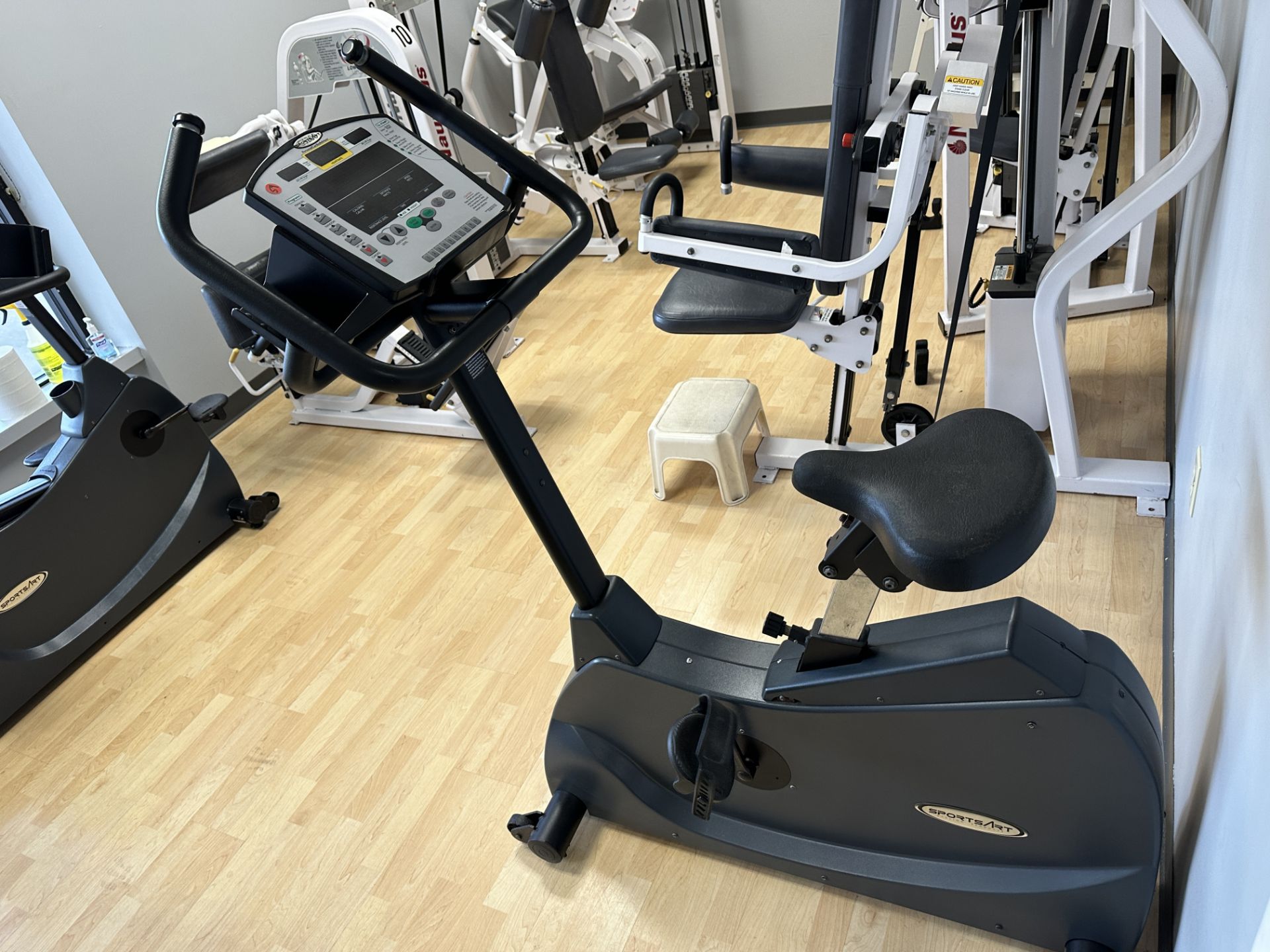 Sports Art #C5200 Upright Exercise Bike w/Heartrate & Kinetic Start - Image 2 of 3