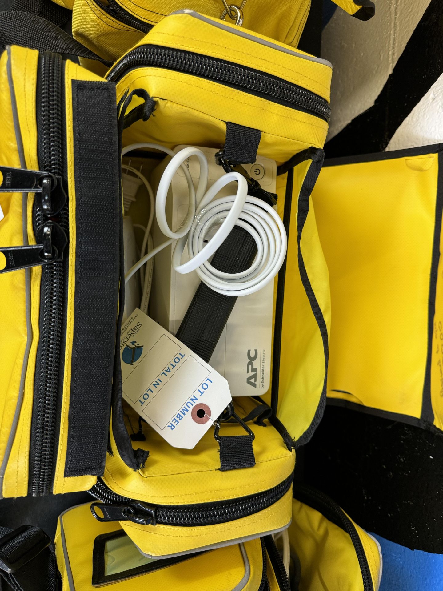 (Lot) Advanced Life Support EMT Training Kits C/O: 4 Bags, w/ Accessories and 3 iPad - Image 2 of 3