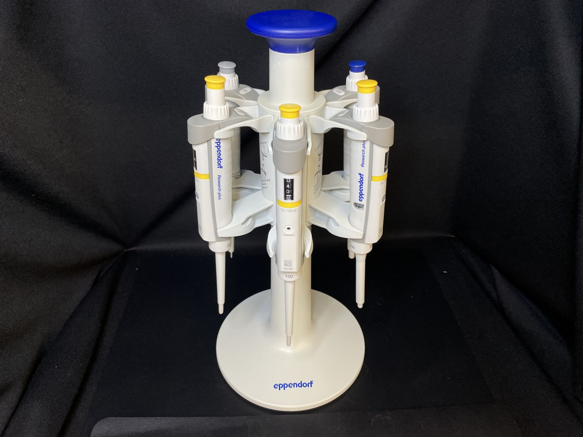 Eppendorf Pipette Carousel w/ 6 Research Plus Pipettes, 2.5uL 10uL, 20uL ,100uL, 200uL,1000uL