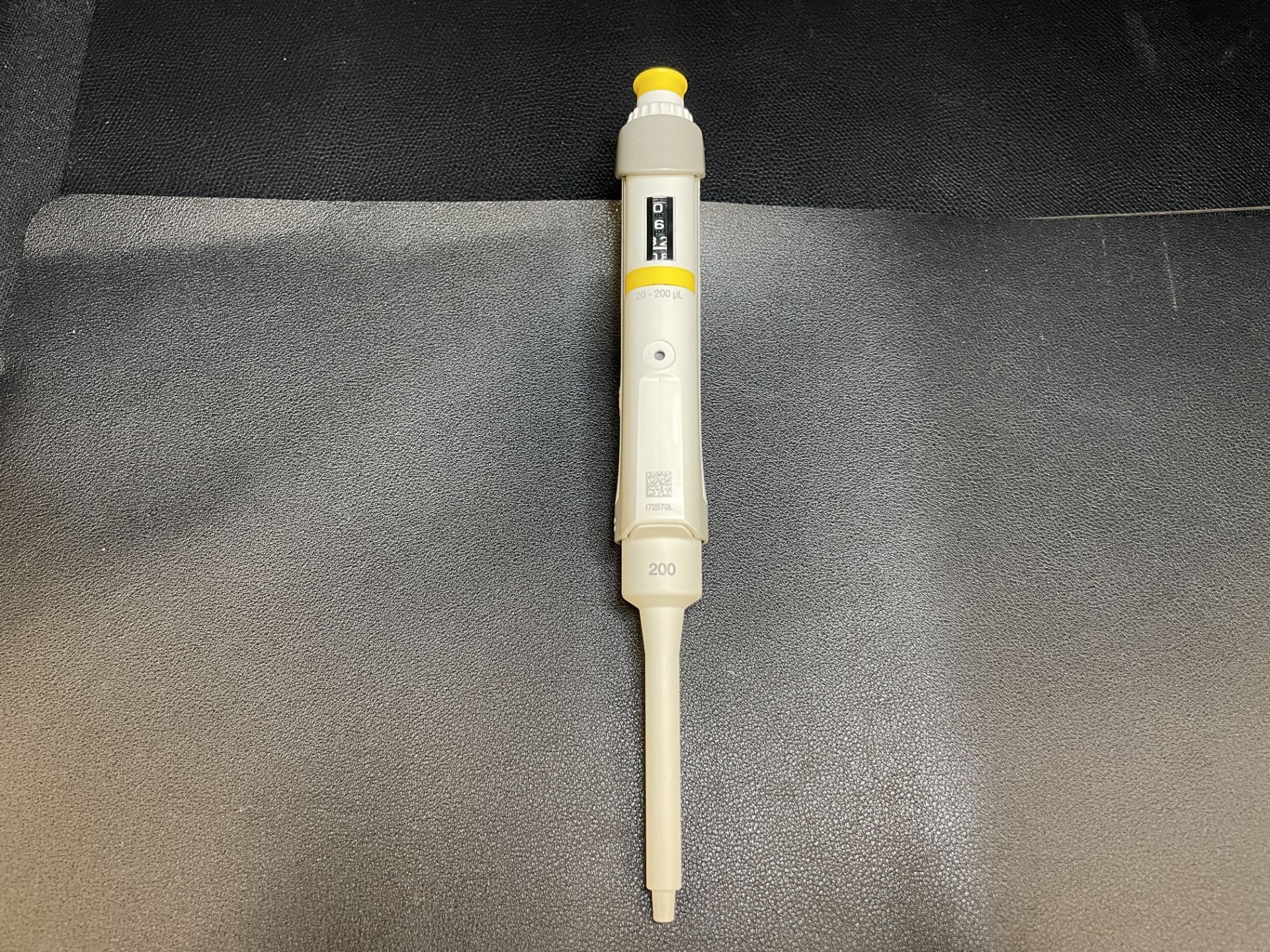 (7) Asst. Eppendorf Pipettes 10, 20,100 (2) 200 (2) 1000 - Image 6 of 8