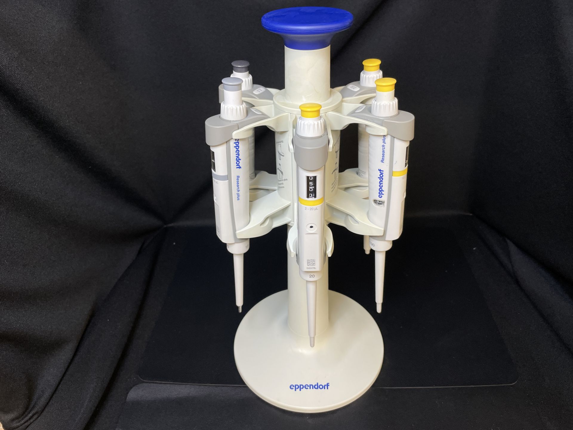 Eppendorf Pipette Carousel w/ 6 Research Plus Pipettes, 2.5uL 10uL, 20uL ,100uL, 200uL,1000uL - Image 33 of 36