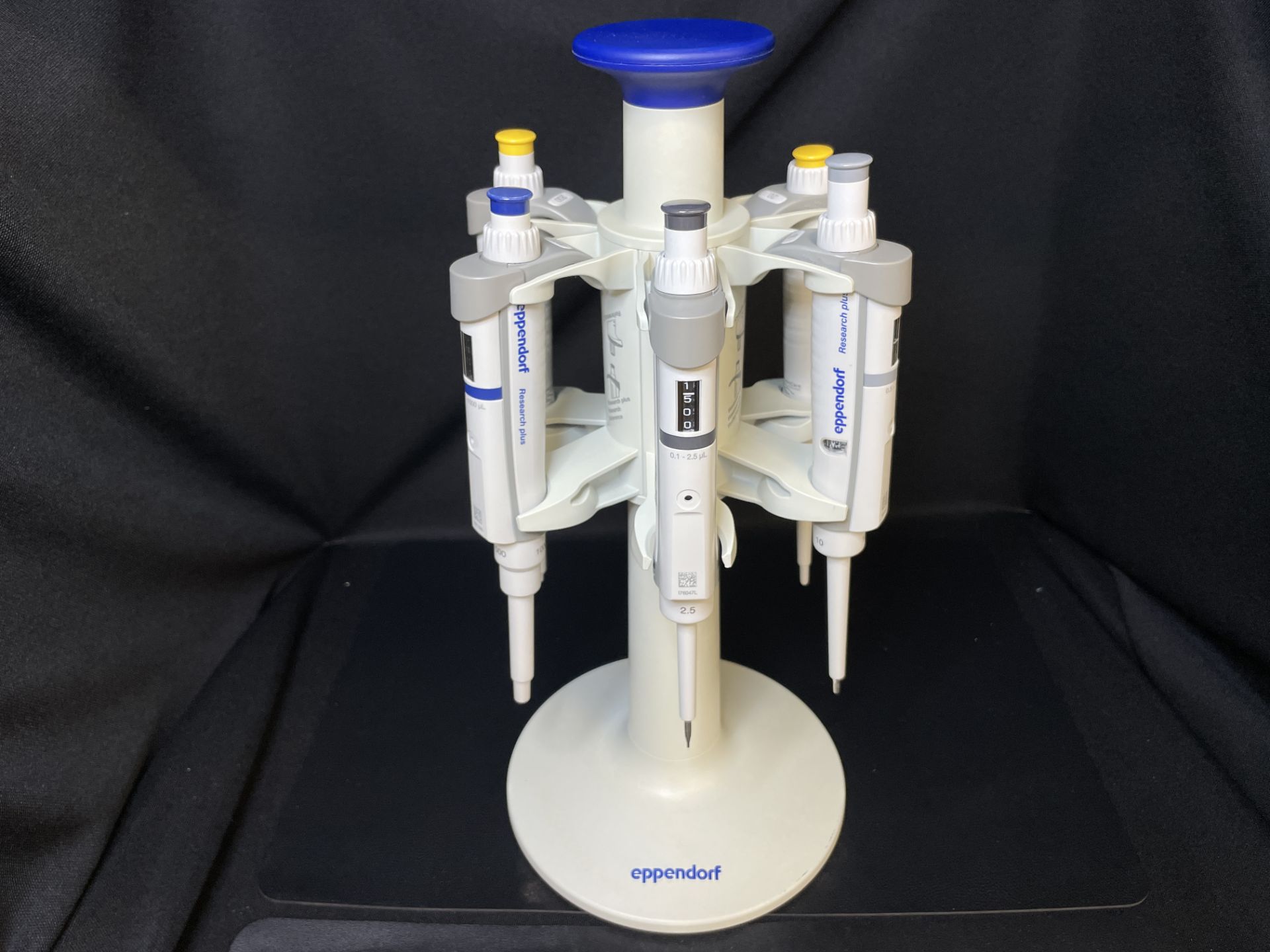 Eppendorf Pipette Carousel w/ 6 Research Plus Pipettes, 2.5uL 10uL, 20uL ,100uL, 200uL,1000uL - Image 2 of 3