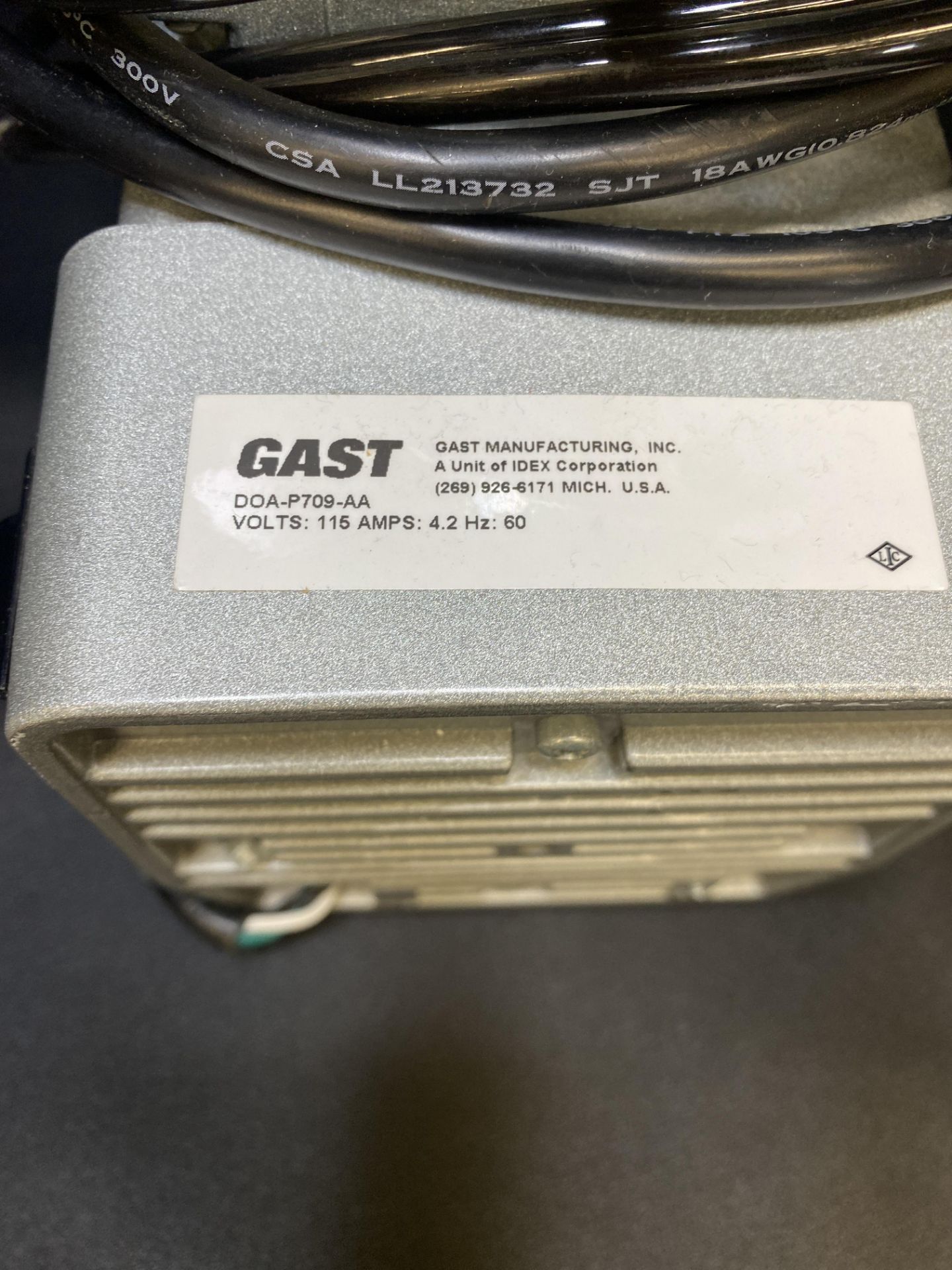 Gast Vacuum Pump - Image 2 of 4