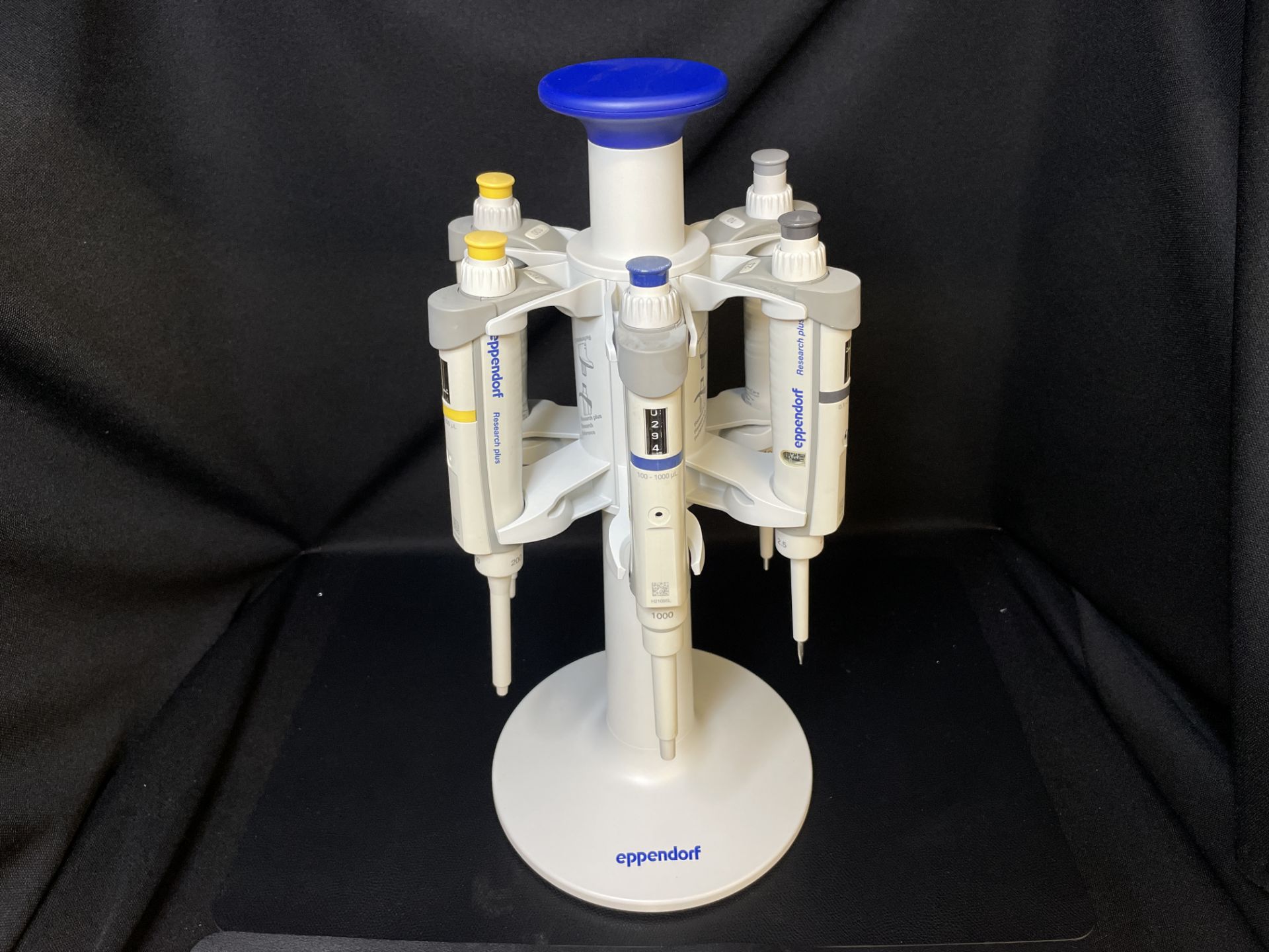 Eppendorf Pipette Carousel w/ 6 Research Plus Pipettes, 2.5uL 10uL, 20uL ,100uL, 200uL,1000uL - Image 3 of 6