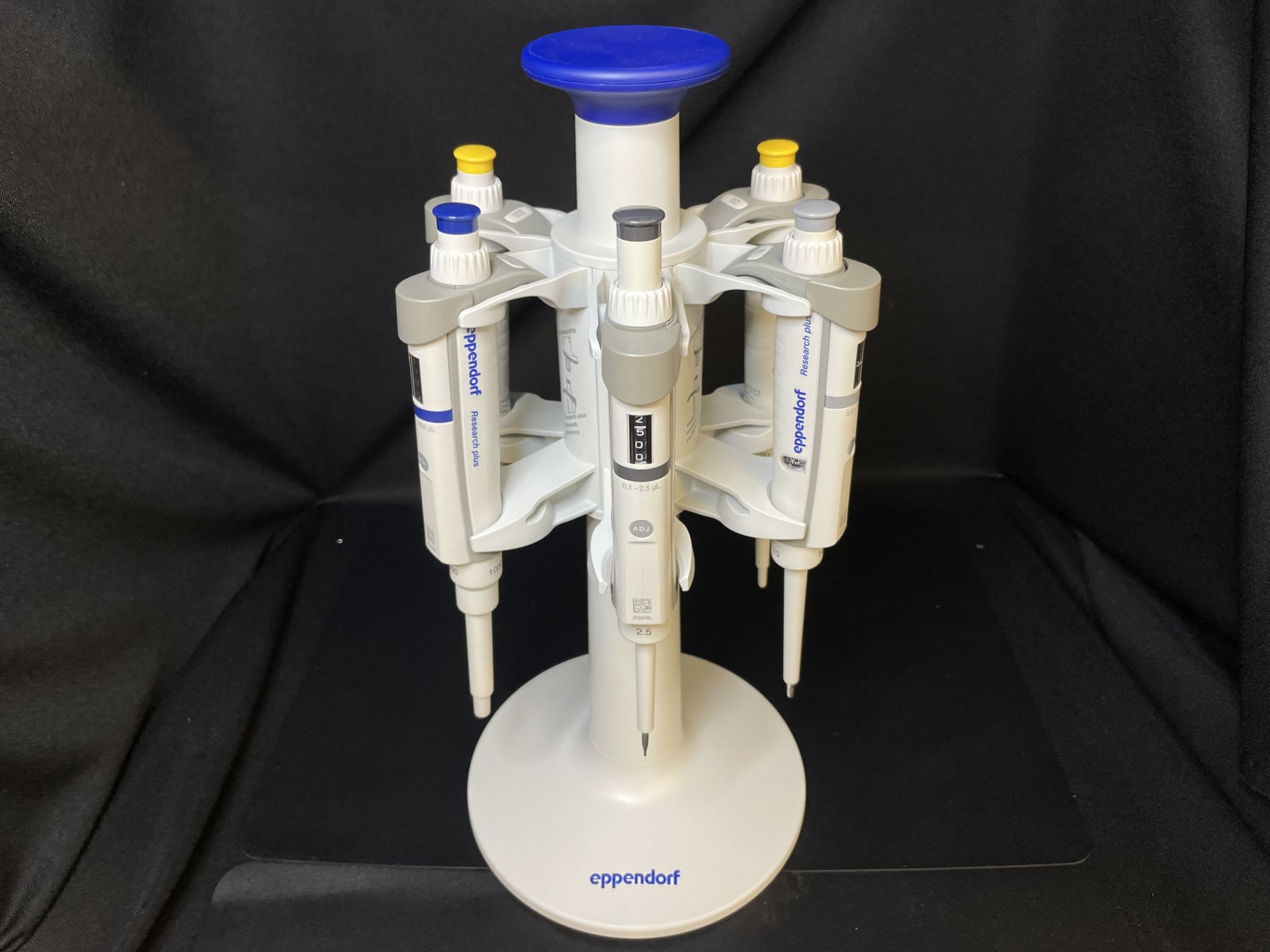 Eppendorf Pipette Carousel w/ 6 Research Plus Pipettes, 2.5uL 10uL, 20uL ,100uL, 200uL,1000uL - Image 21 of 36