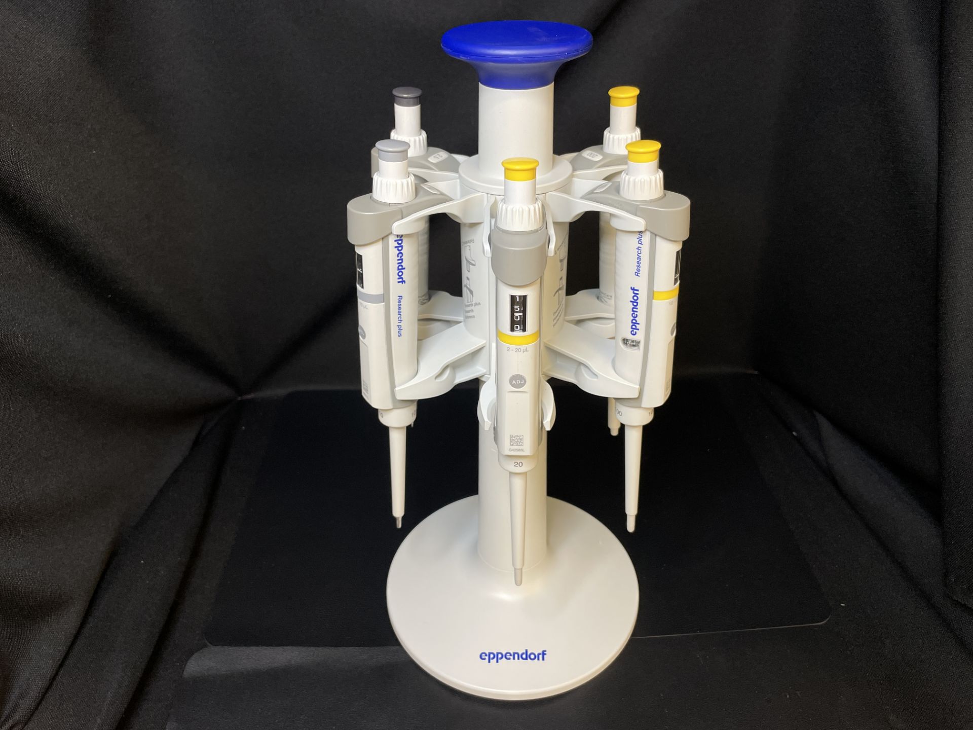 Eppendorf Pipette Carousel w/ 6 Research Plus Pipettes, 2.5uL 10uL, 20uL ,100uL, 200uL,1000uL - Image 28 of 30