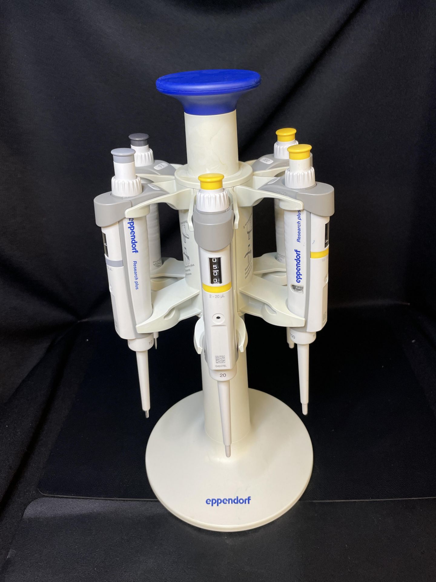 Eppendorf Pipette Carousel w/ 6 Research Plus Pipettes, 2.5uL 10uL, 20uL ,100uL, 200uL,1000uL - Image 28 of 33