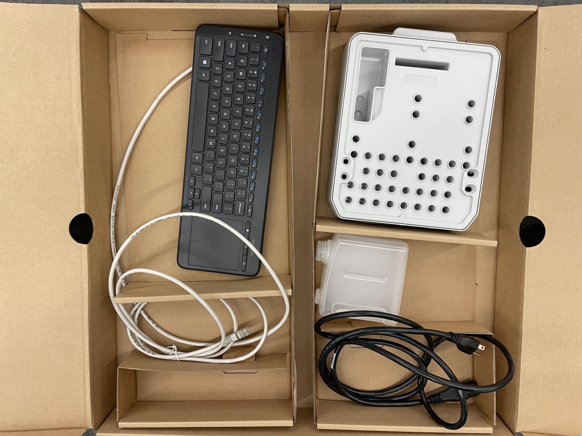 2022 Illumina MiniSeq #SY-420-1001 Automated DNA Sequencer w/Dongle & Accessories 100V-240V, 50/ - Image 5 of 5