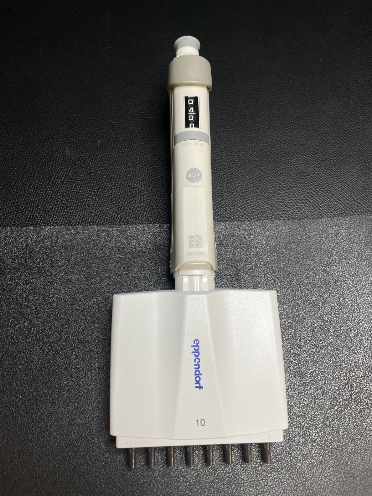 (4) Eppendorf Multi Head Pipettes, 10, 300,(2)100 - Image 4 of 7