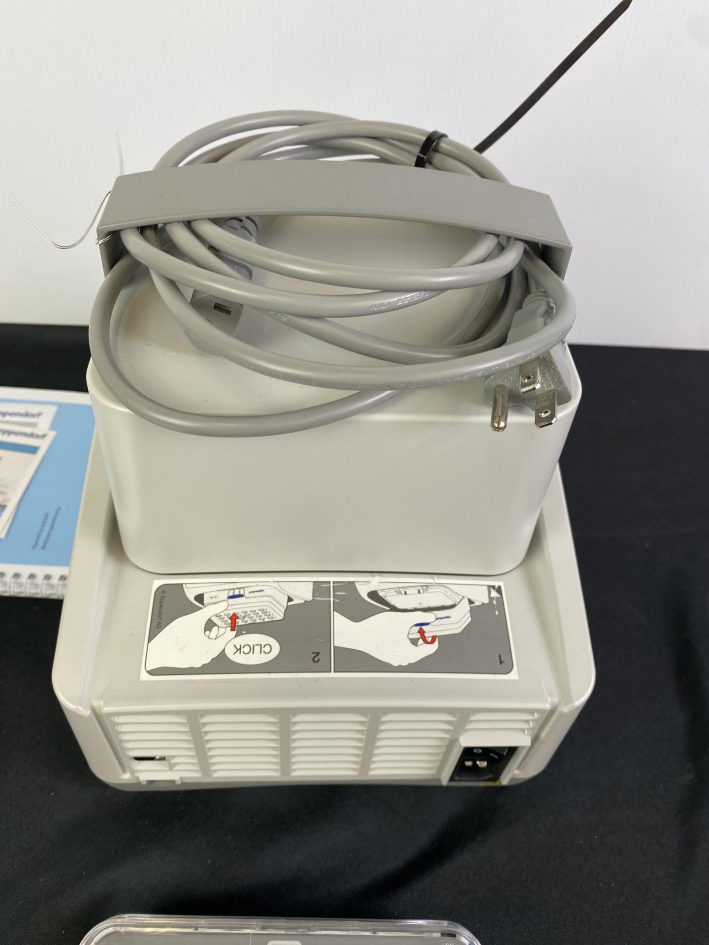 Eppendorf Thermo Mixer #C w/Block, Thermotop & Manuals & Power Cord - Image 4 of 5