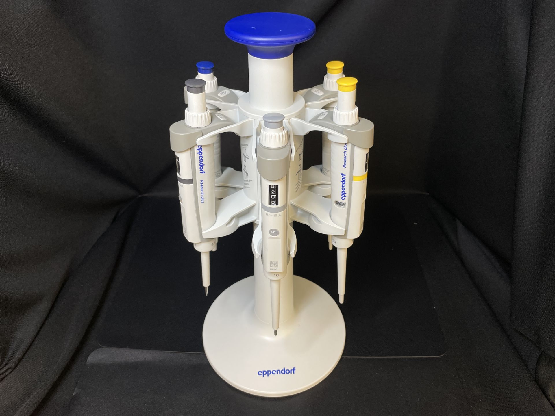 Eppendorf Pipette Carousel w/ 6 Research Plus Pipettes, 2.5uL 10uL, 20uL ,100uL, 200uL,1000uL - Image 16 of 36