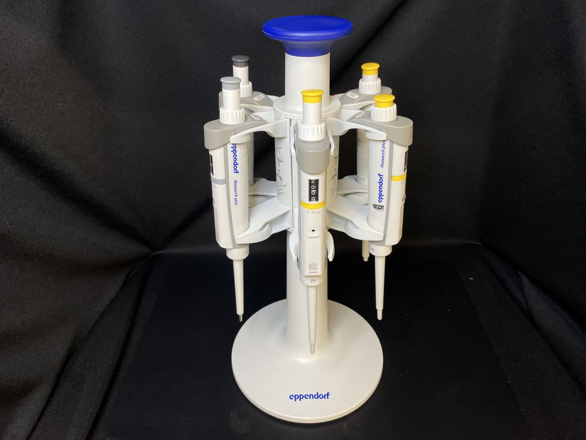 Eppendorf Pipette Carousel w/ 6 Research Plus Pipettes, 2.5uL 10uL, 20uL ,100uL, 200uL,1000uL - Image 7 of 30