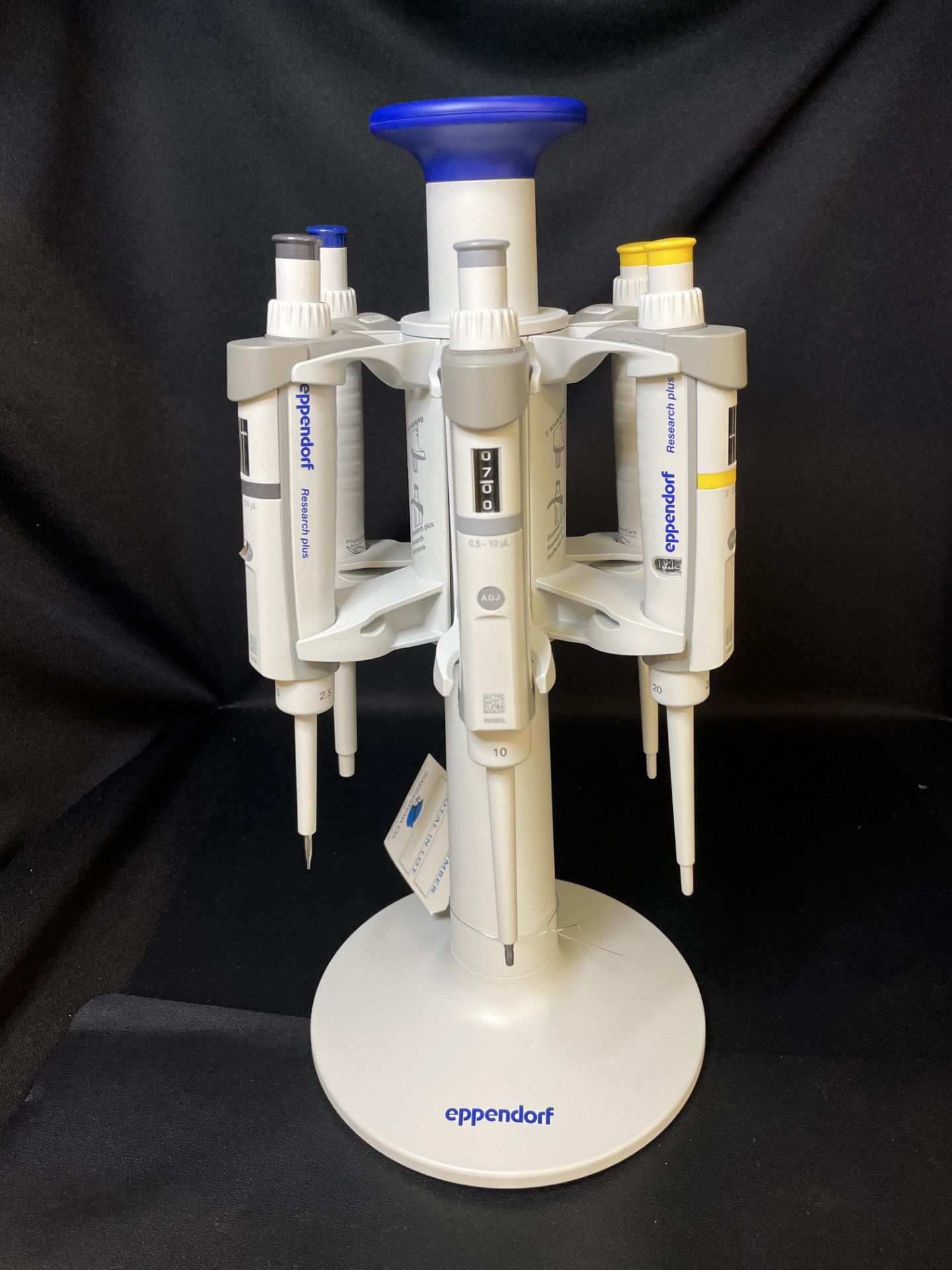 Eppendorf Pipette Carousel w/ 6 Research Plus Pipettes, 2.5uL 10uL, 20uL ,100uL, 200uL,1000uL - Image 8 of 36