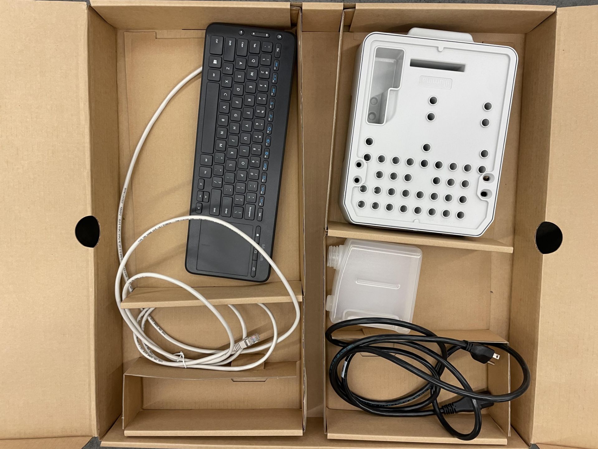 2022 Illumina MiniSeq #SY-420-1001 Automated DNA Sequencer w/Dongle & Accessories 100V-240V, 50/ - Image 4 of 5