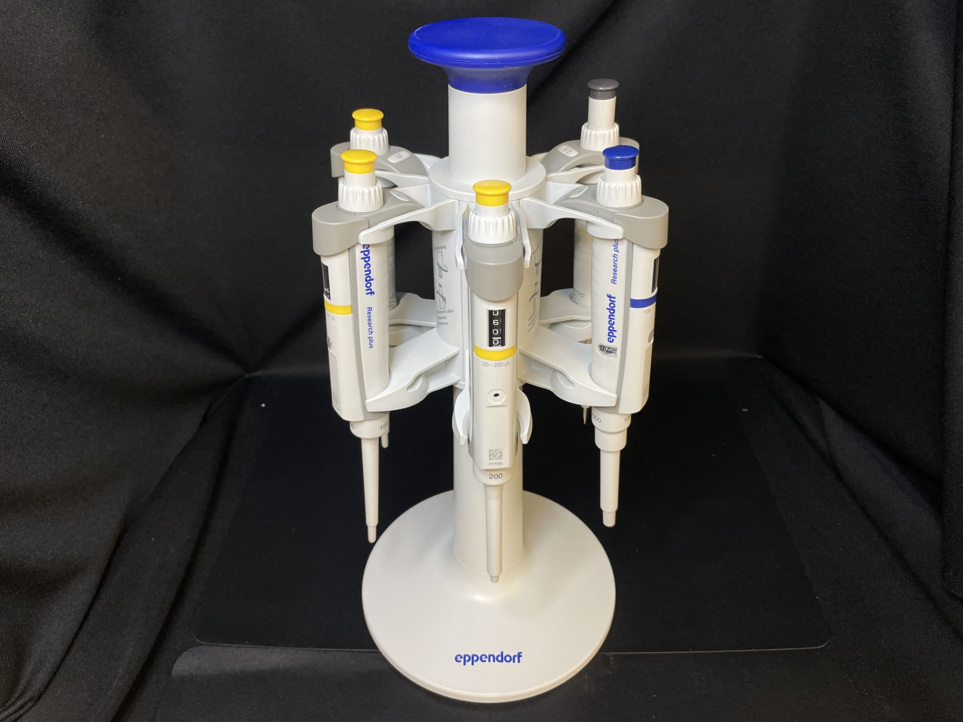 Eppendorf Pipette Carousel w/ 6 Research Plus Pipettes, 2.5uL 10uL, 20uL ,100uL, 200uL,1000uL - Image 17 of 33