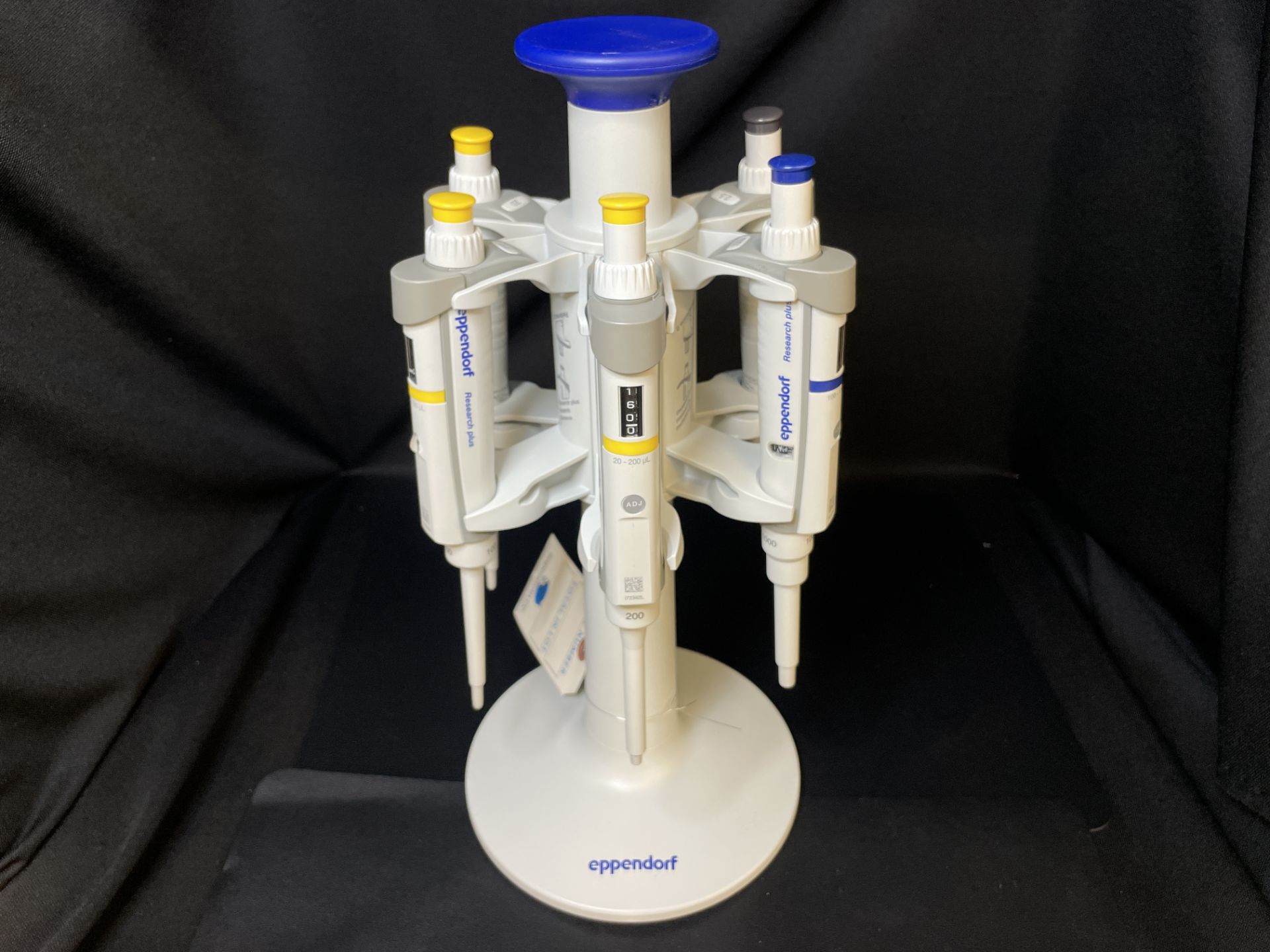 Eppendorf Pipette Carousel w/ 6 Research Plus Pipettes, 2.5uL 10uL, 20uL ,100uL, 200uL,1000uL - Image 9 of 33