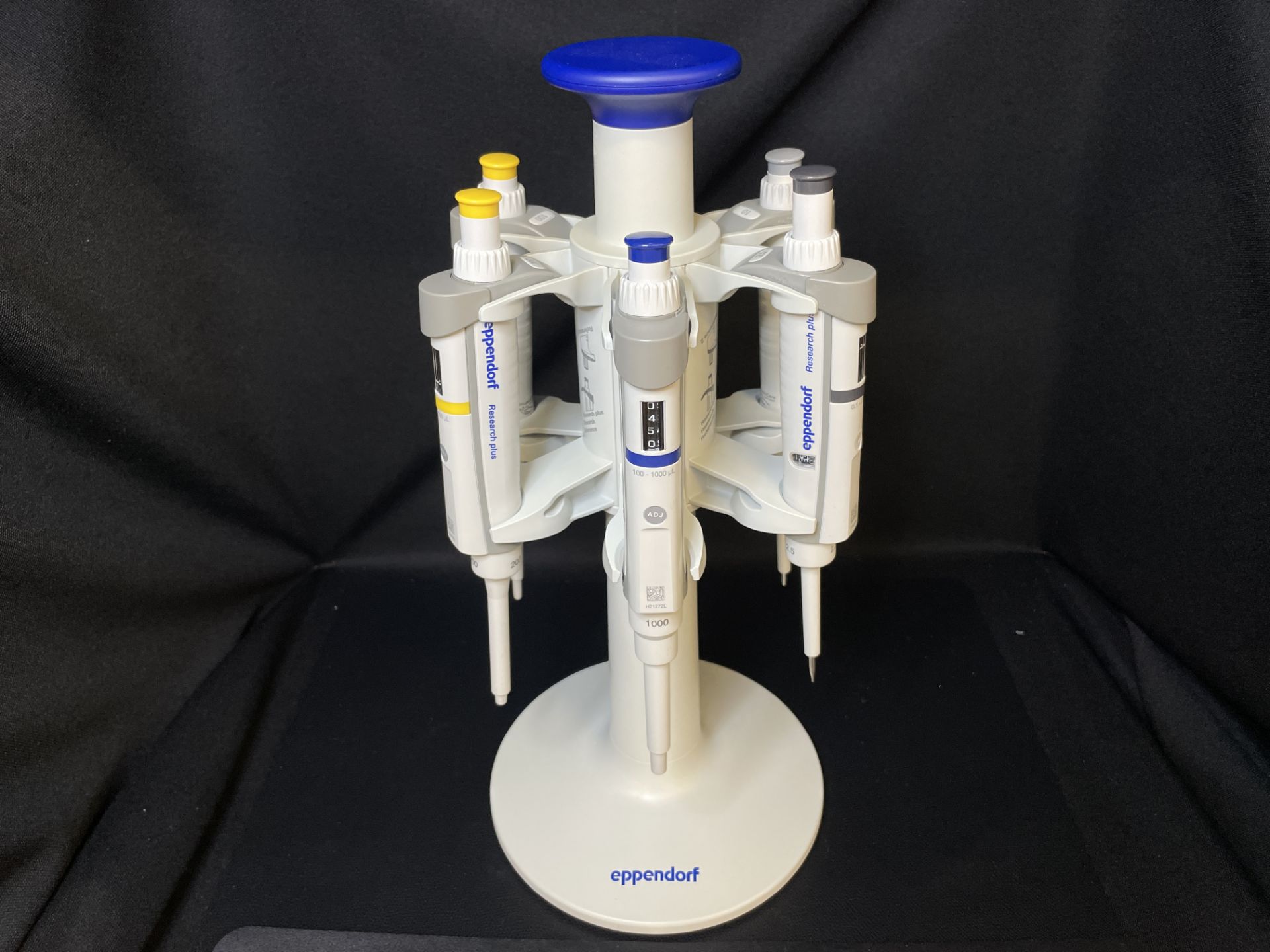 Eppendorf Pipette Carousel w/ 6 Research Plus Pipettes, 2.5uL 10uL, 20uL ,100uL, 200uL,1000uL - Image 2 of 3