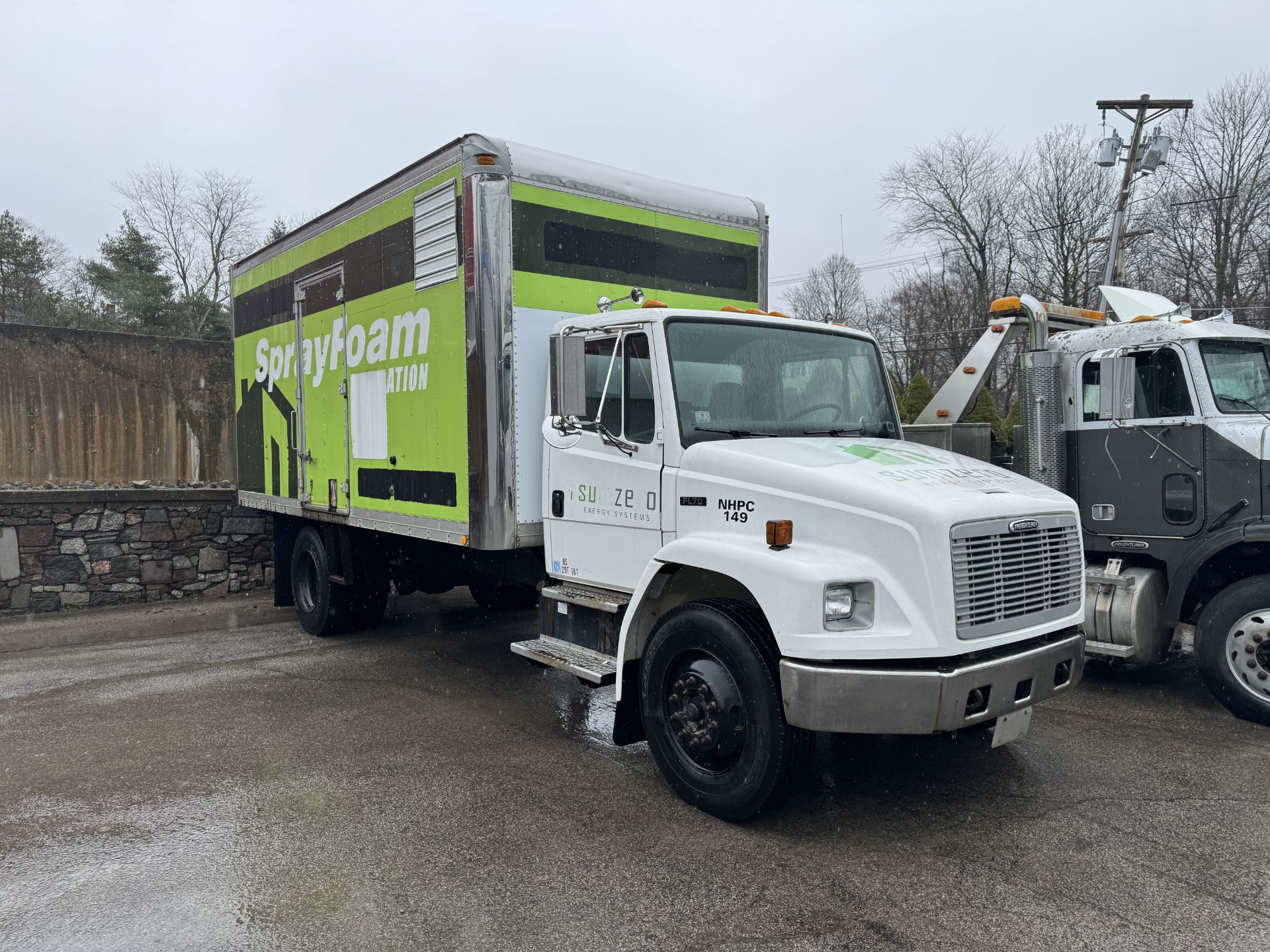 2003 Freightliner Medcon FL70 6 Wheel,16' Box Truck, 6 Speed Manual w/Side Door & Ramp, Odom:172,439 - Image 3 of 13