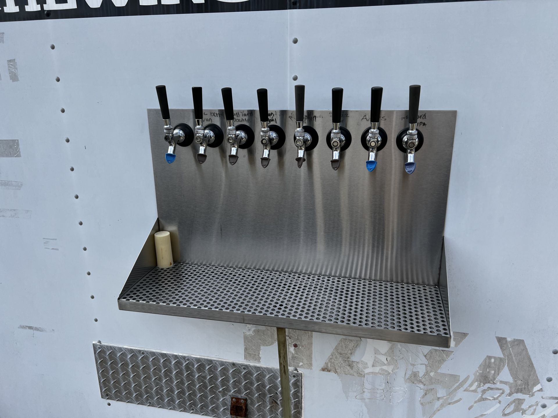 20' Truck Box w/ Reefer and 8 Spigot w/ A/C Refrigeration and 8 Spigot Beer Dispenser - Image 3 of 3