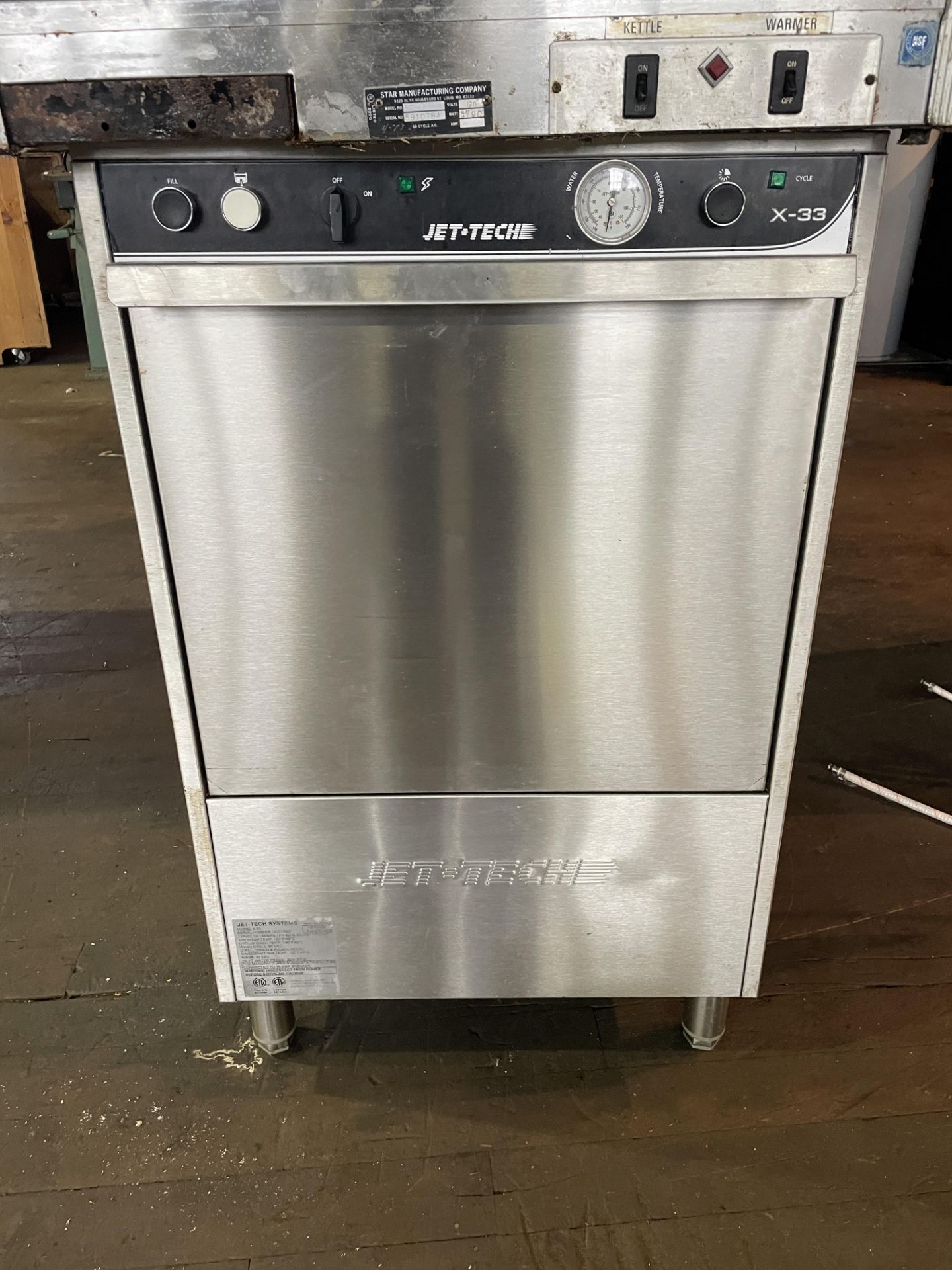 Jet Tech X33 Under Counter SS Glass Washer (Located in Winchendon) (Old Lot 212)