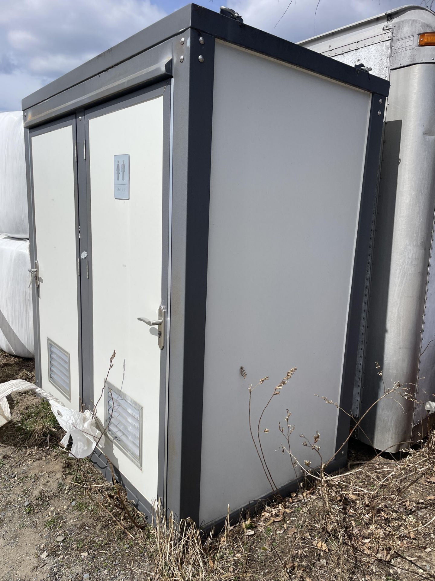 (UNUSED) Portable 2 Stall Restroom w/ Fork Slot and Lifting Hook (Located In Lancaster) - Image 5 of 6