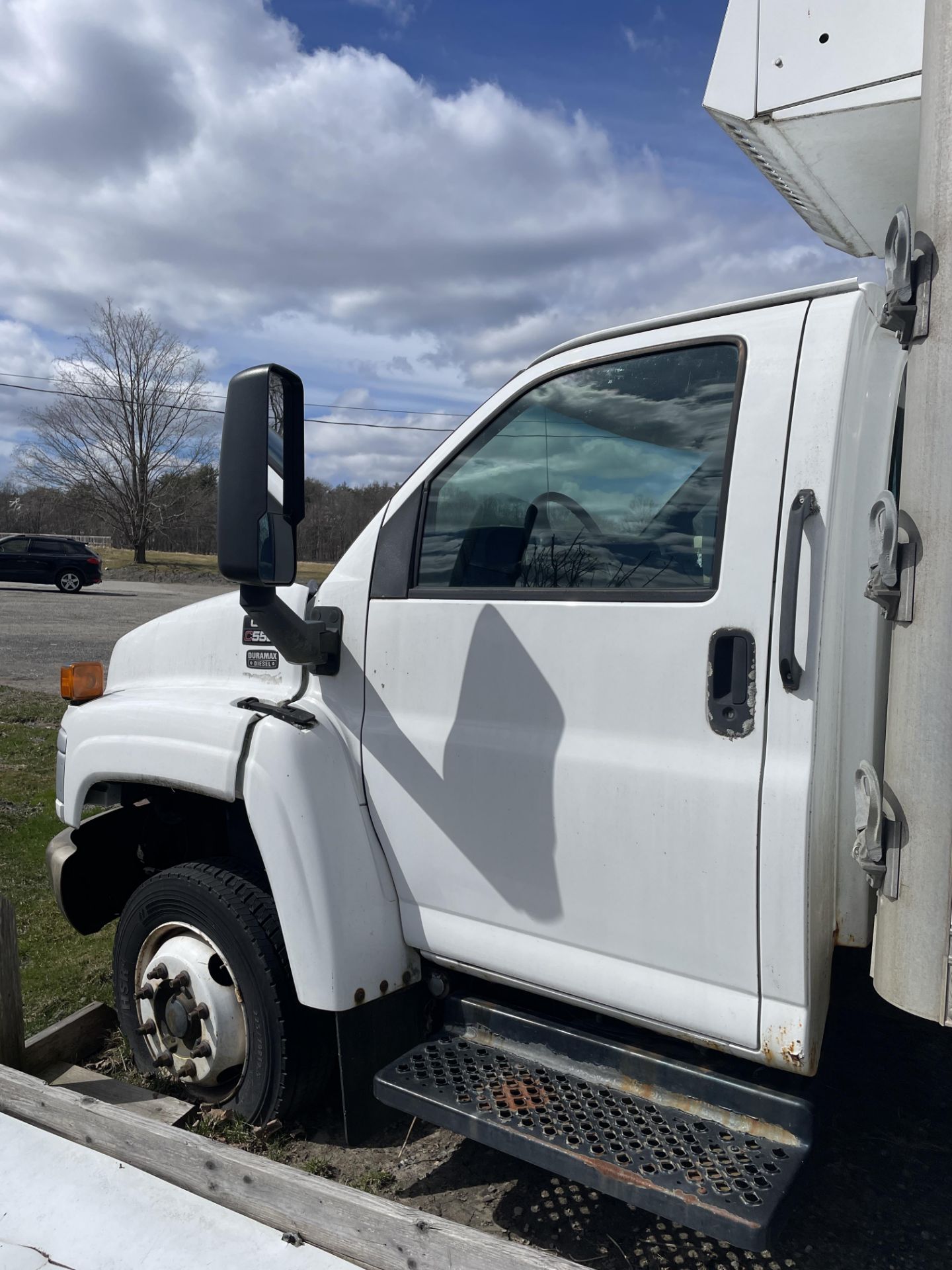 2003 GMC C5500 Duramax Diesel Box Truck w/ 12' Refrigerated Thermo King #CB 11'6 Box w/ Ramp and 4 T - Image 4 of 15