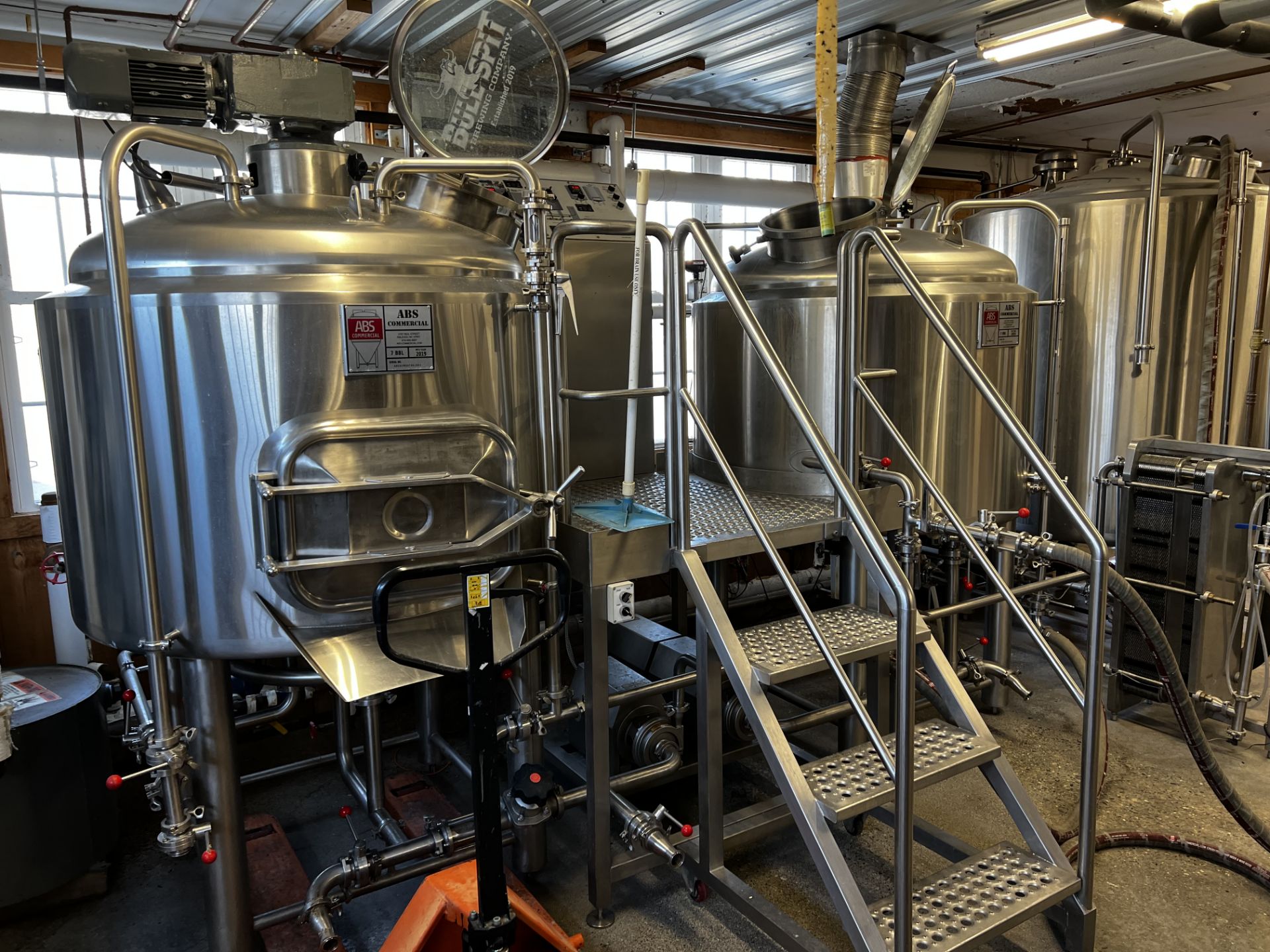 2019 ABS 7BBL Jacketed Brewhouse C/O: ABS DME 7BBL Mash Turn and 7BBL Steam Kettle, ABS Brew House