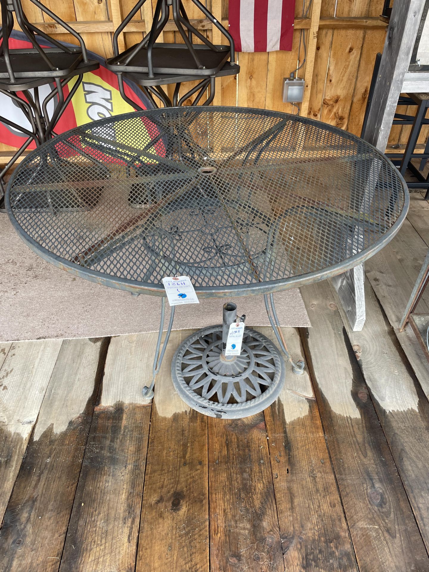 Wrought Iron 4' Round Dining Table w/Umbrella Stand