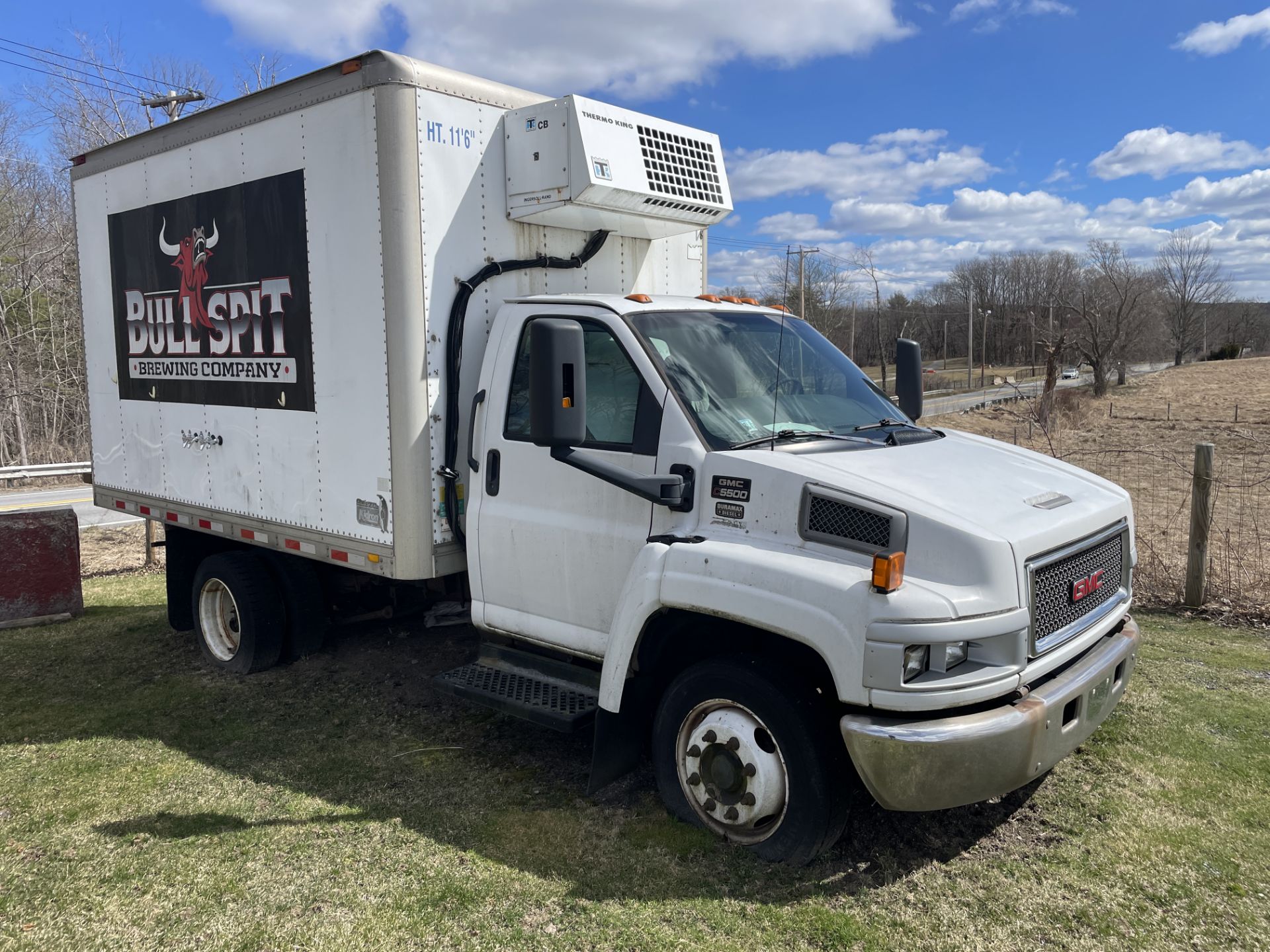 2003 GMC C5500 Duramax Diesel Box Truck w/ 12' Refrigerated Thermo King #CB 11'6 Box w/ Ramp and 4 T - Image 8 of 15