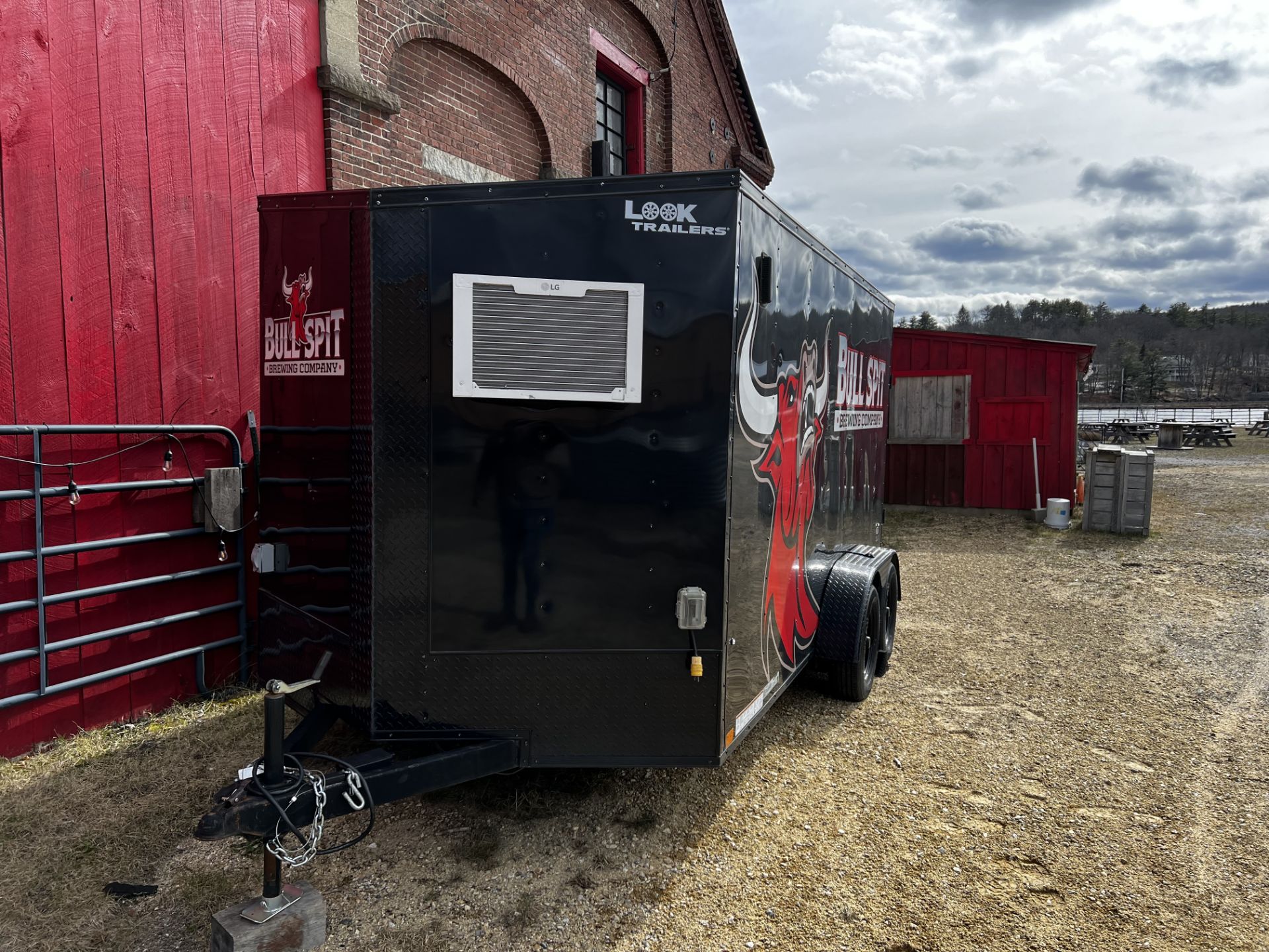 2021 15' V-Nose Tandem Axle Enclosed Trailer w/ Beer Tap Sys, AC, Side Door and Drop Down Rear Door - Image 4 of 8