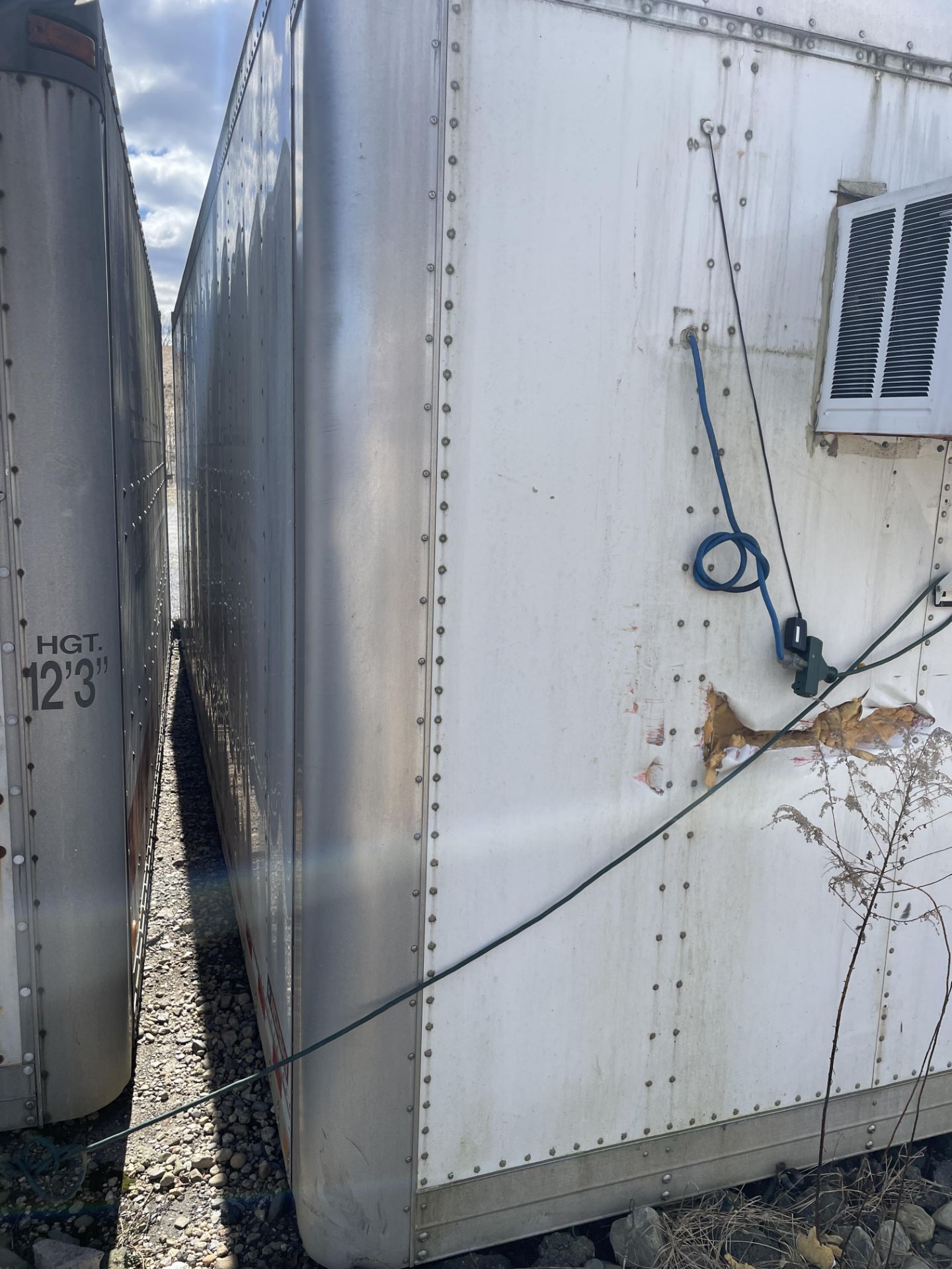 Insulated 20' Truck Box w/ 8 Spigot Beer Dispensing Systems w/refrigeration & cool bot systems - Image 8 of 9