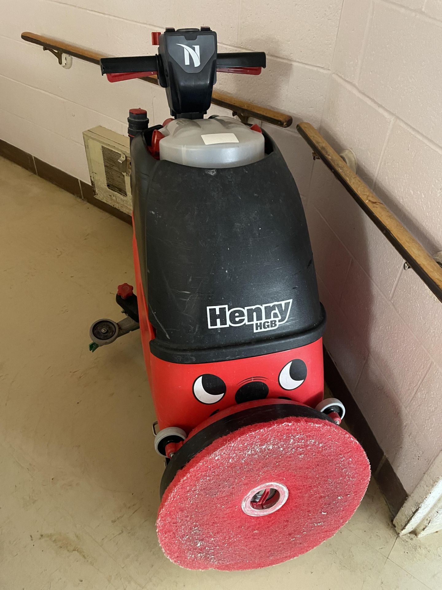 Henry HGB Numatic International #HGB817/55, 24V, 89.3 HRS S/N: 183116697 - Image 2 of 2