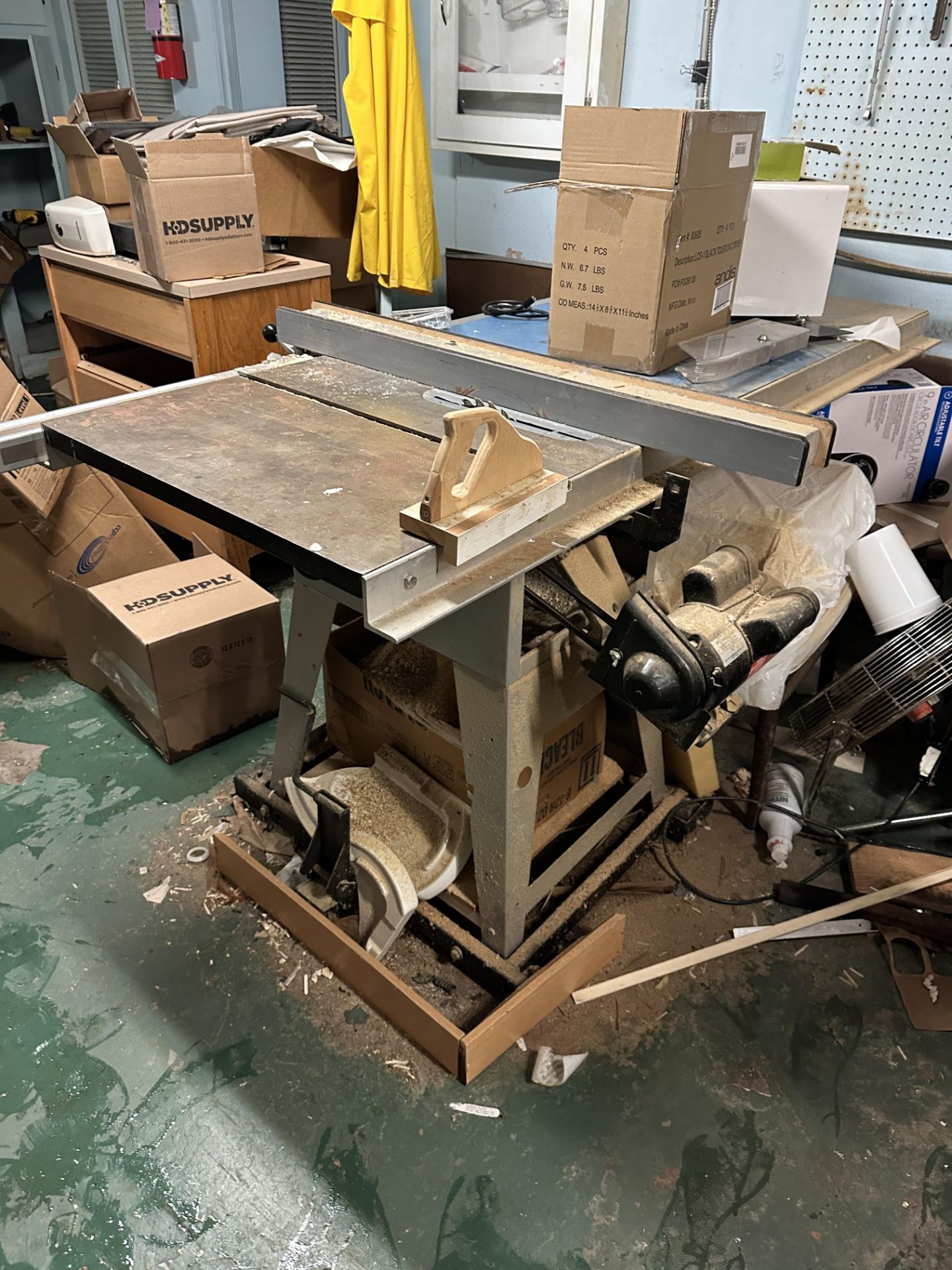 Table Saw w/Table & Fence