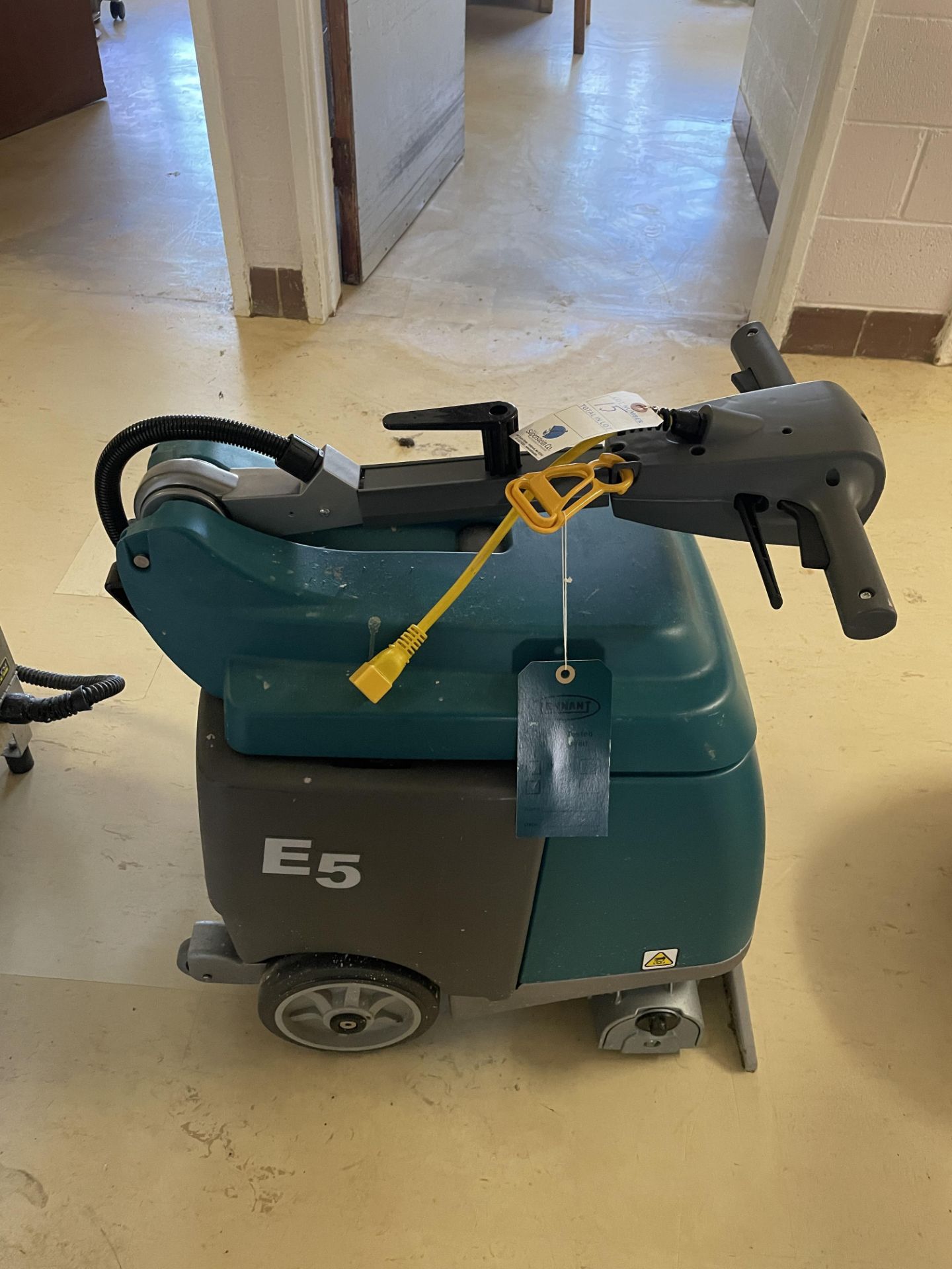 Tennant #E5 Low Profile Carpet Extractor - Bild 3 aus 3