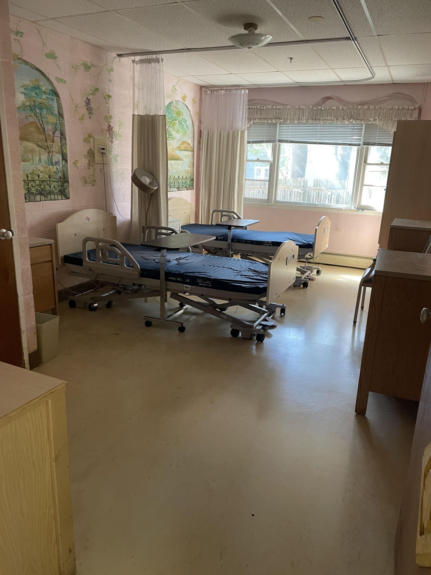 {LOT} In Wing in Standard Rehabilitation Room ( Rooms - 43 to 72) c/o: (25) Zenith 807 Series - Image 2 of 21