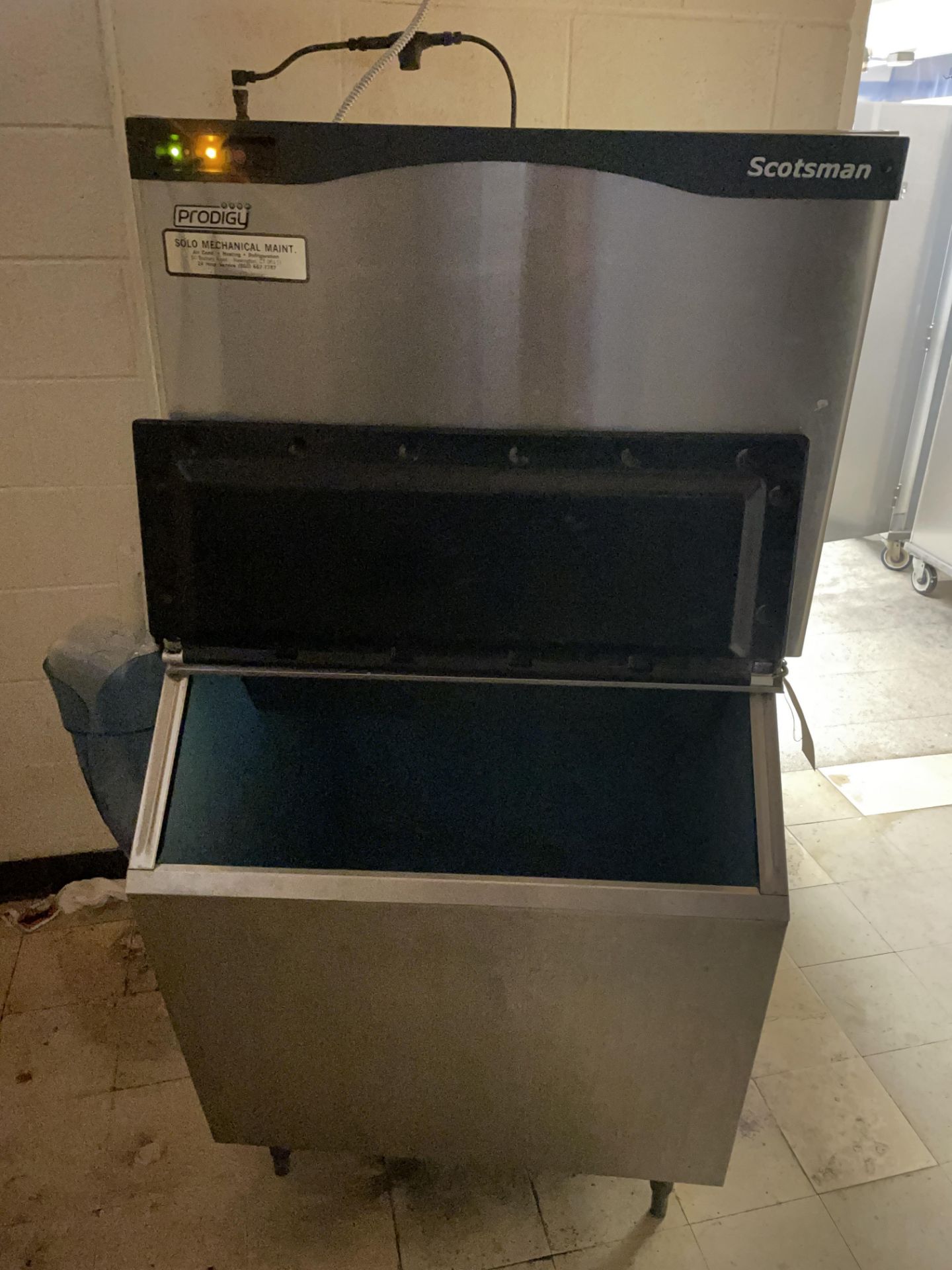 Scotsman #C0530SW-1B Ice Maker, Single Phase w/Bin S/N: 10101320013025 w/Bin and Digi Controls