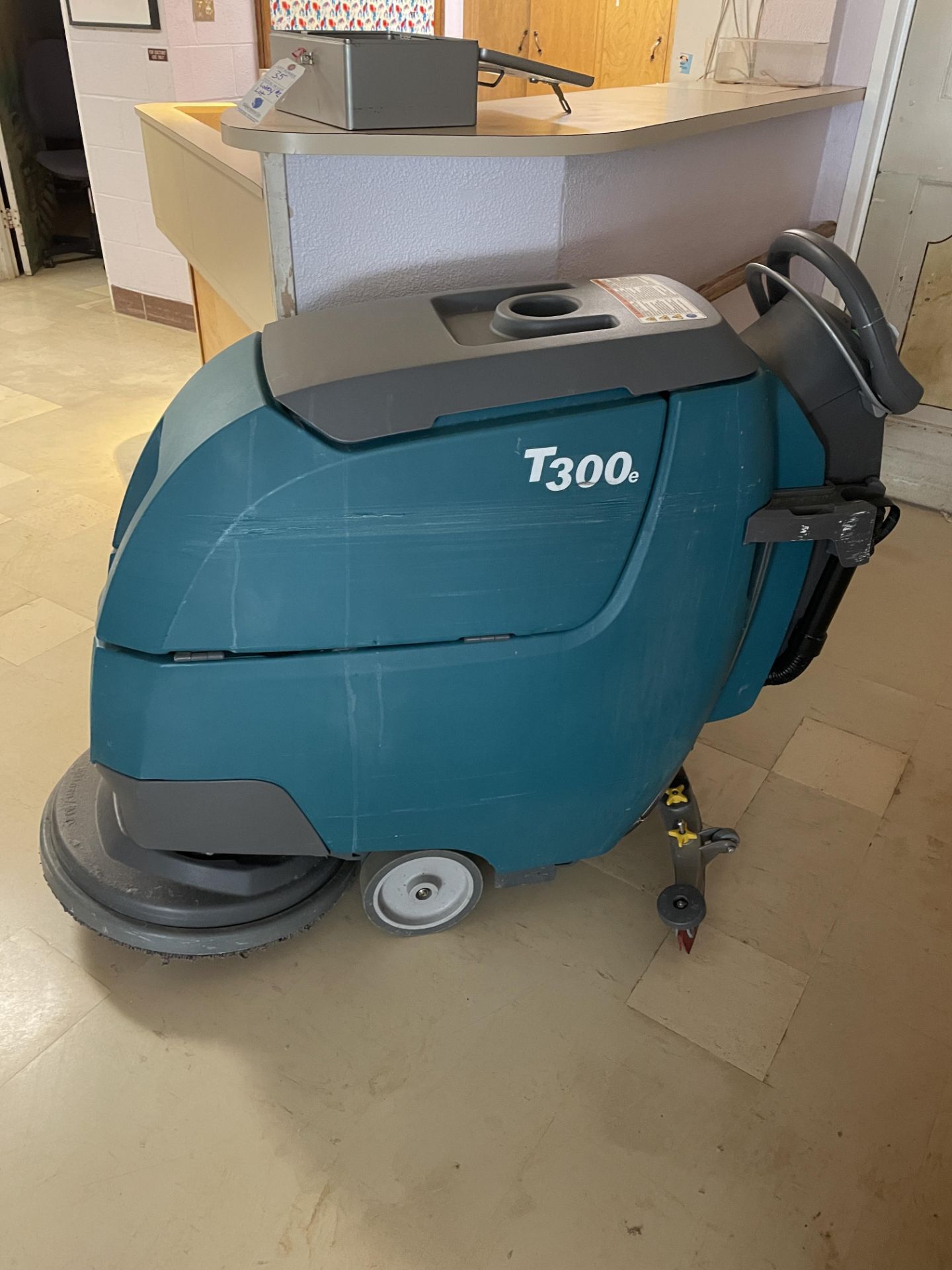 Tennant #T300E 24VDC Floor Scrubber Electric w/Built in Charger, 125.2 Hours S/N: 10992033