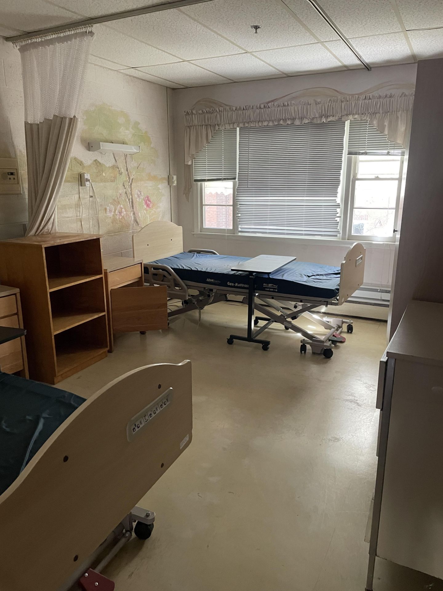 {LOT} In Wing in Standard Rehabilitation Room (18 Rooms - 24 to 39) c/o: (18) Zenith 807 Series - Image 6 of 13