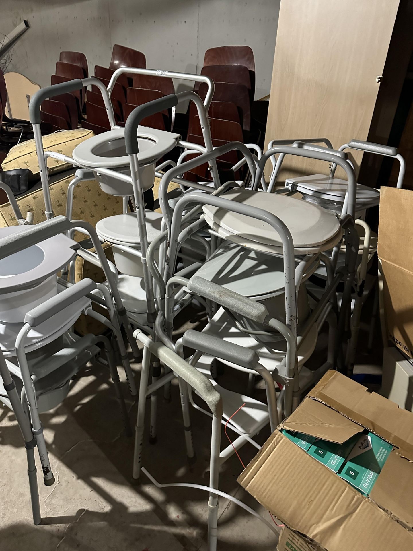 {LOT} Commodes in 2 Areas NEW IN BOX - Image 2 of 2