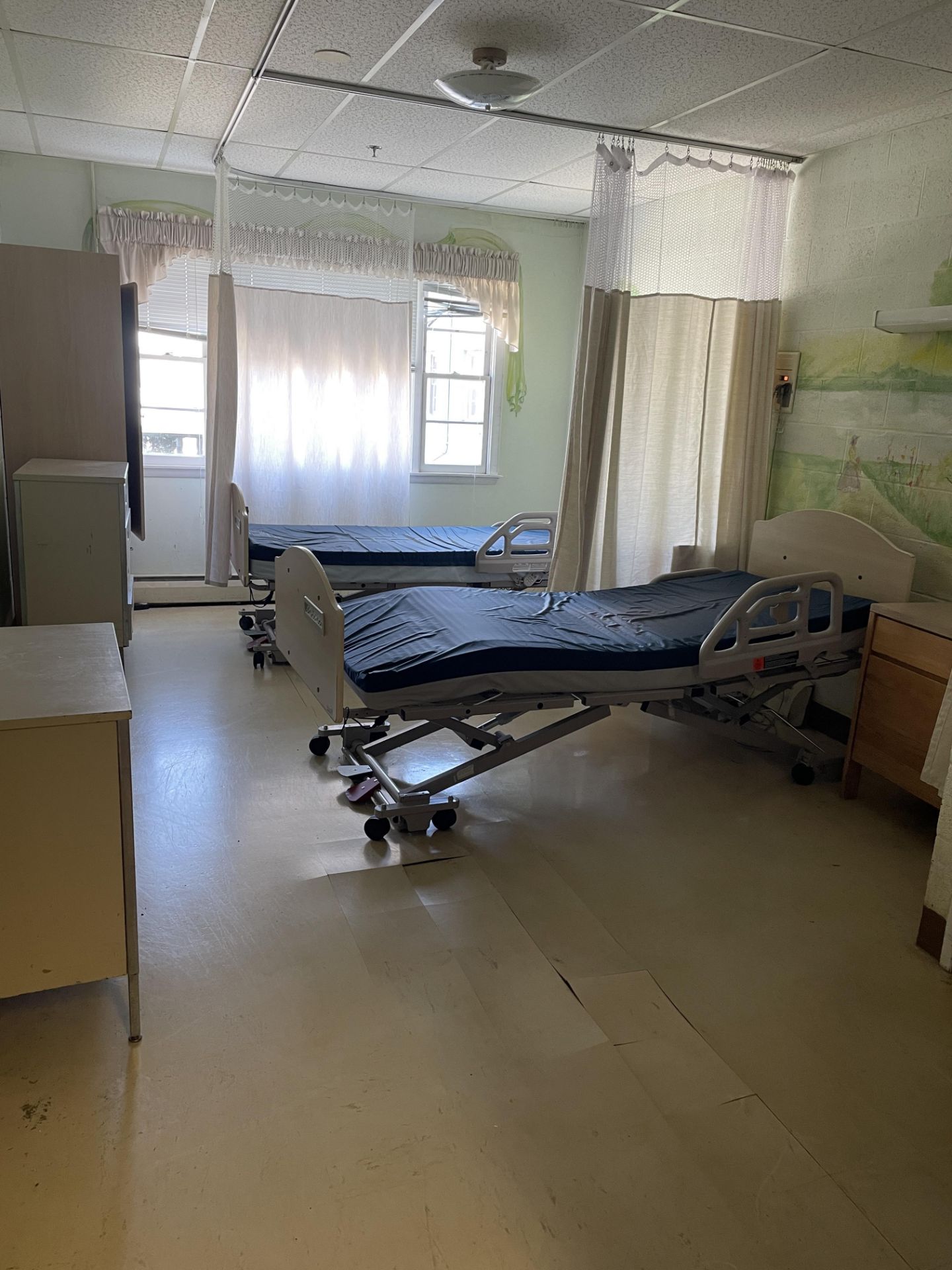 {LOT} In Wing in Standard Rehabilitation Room ( Rooms - 43 to 72) c/o: (25) Zenith 807 Series - Image 5 of 21