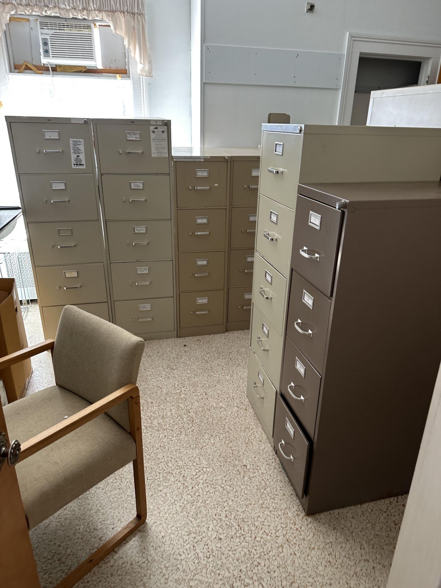 {LOT} Balance on Top Floor on 2nd & 3rd Floors c/o: Electronics, File Cabinets, Printers, Office - Image 6 of 14