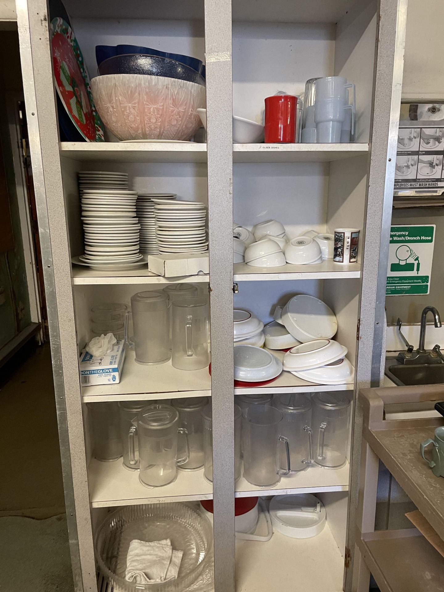 {LOT} Balance in Dishwashing Area c/o: Fenwick Food Covers with Rack, Trays, China, Mugs, Cups, - Image 3 of 5