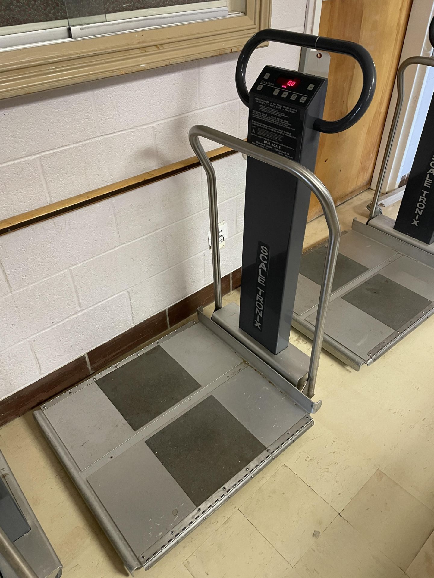 ScaleTronix 800 Lb. Capacity Digital Scale w/Wide Platform S/N: 6702-7205 & Calibration Weight - Image 2 of 4
