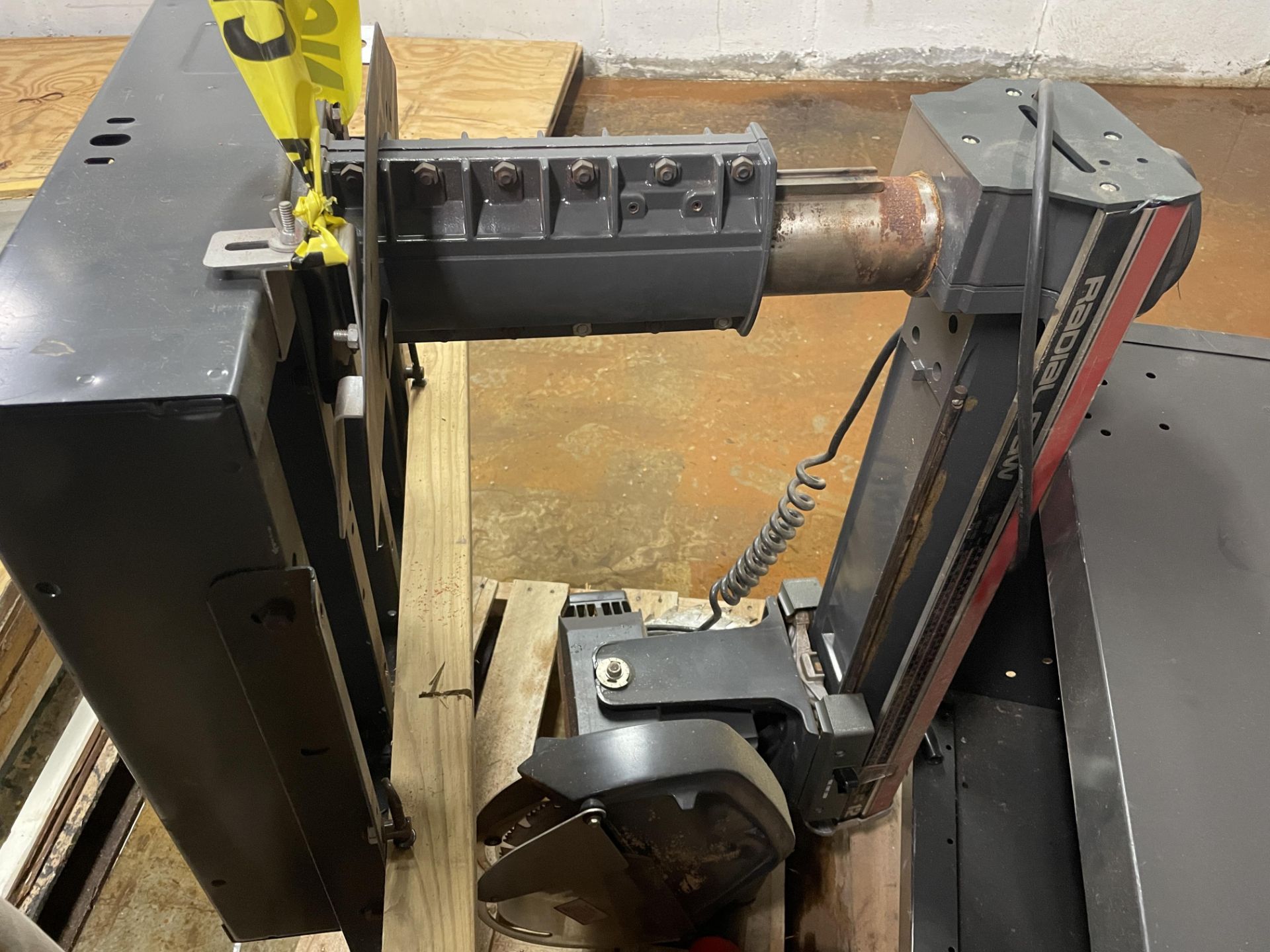 Craftsman 12" Radial Saw