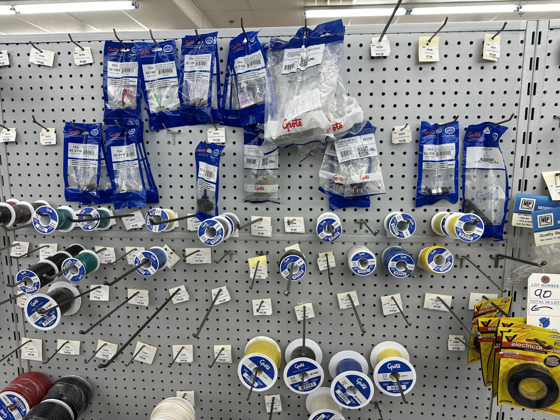 {LOT} Approx. 271 Pieces of Grote Electrical c/o: Wire Electrical Connectors, Zip Ties, Crimping - Image 2 of 6
