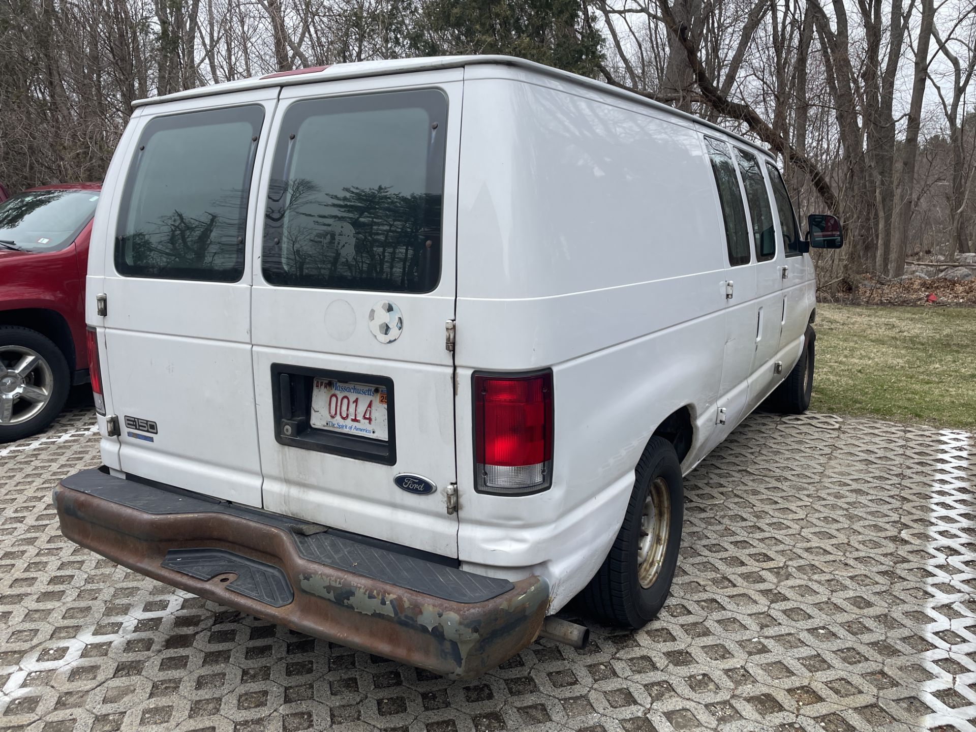 2001 Ford Ecovan Odom:159,889 VIN:1FTRE14241HB51789 (THIS UNIT CAN'T BE REMOVED UNTIL APRIL 30, 2024 - Image 5 of 11