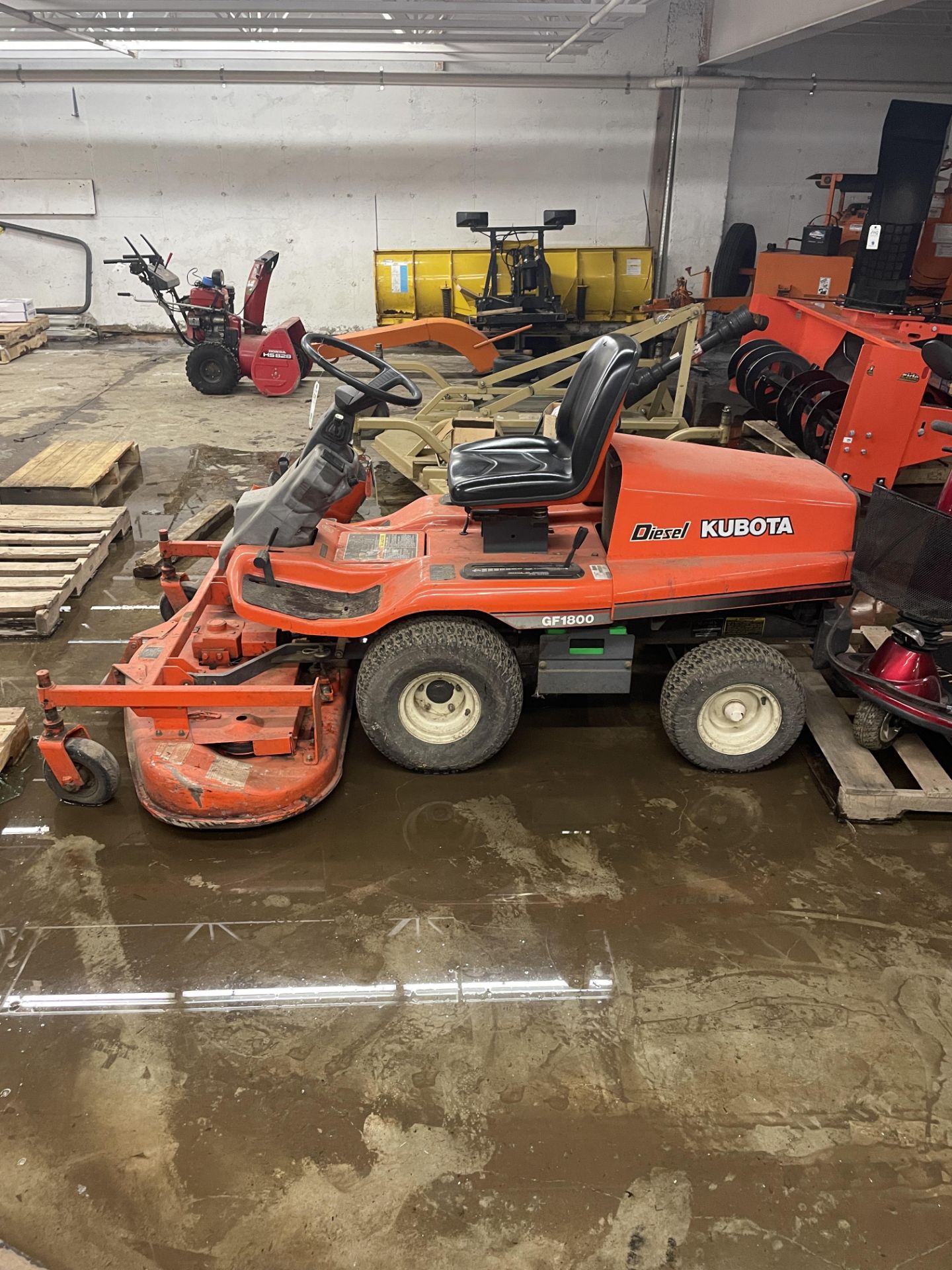 Kubota Deisel Riding 3 Blade Mower #GF1800 2 Wheel Drive Hours: 515 18 HP 3 Cylinder Deisel Motor w/