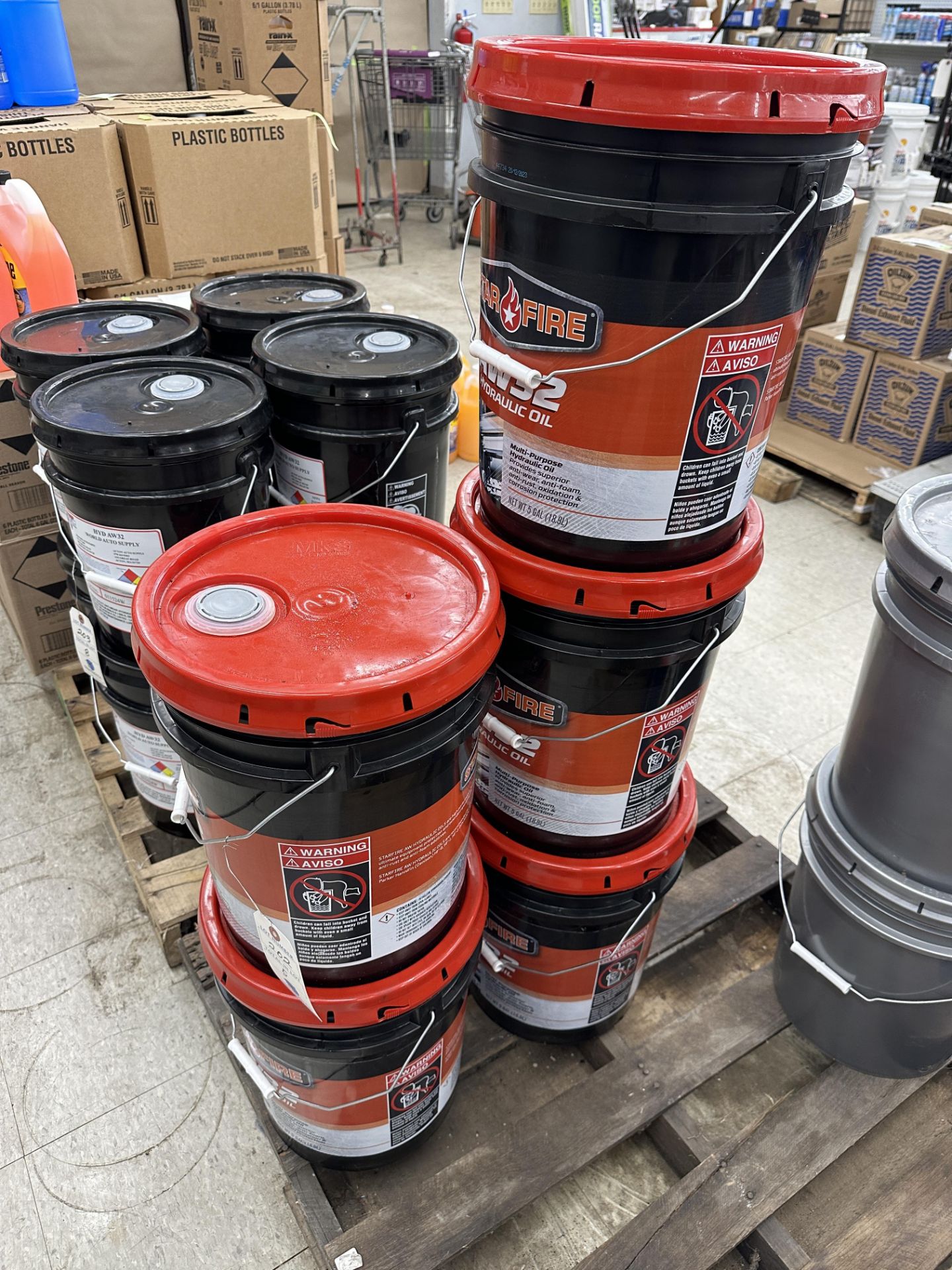 (5) Star Fire 5 Gallon Pail AW32 Hydraulic Fluid Being Sold by The Pail (Retail Each: $70)