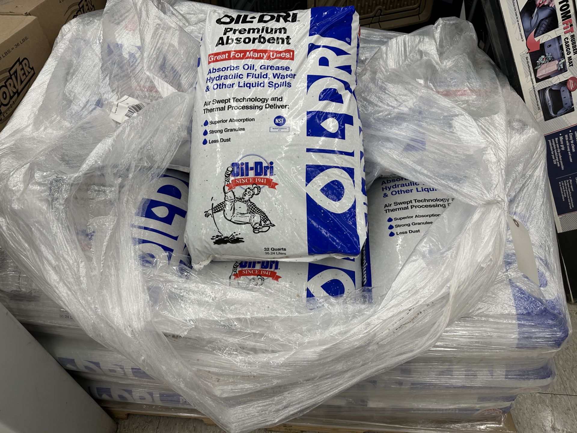 (24) Oil-Dri 32 Quart Bags of Speedy Dry/Fluid Absorbent (BEING SOLD BY THE PIECE)
